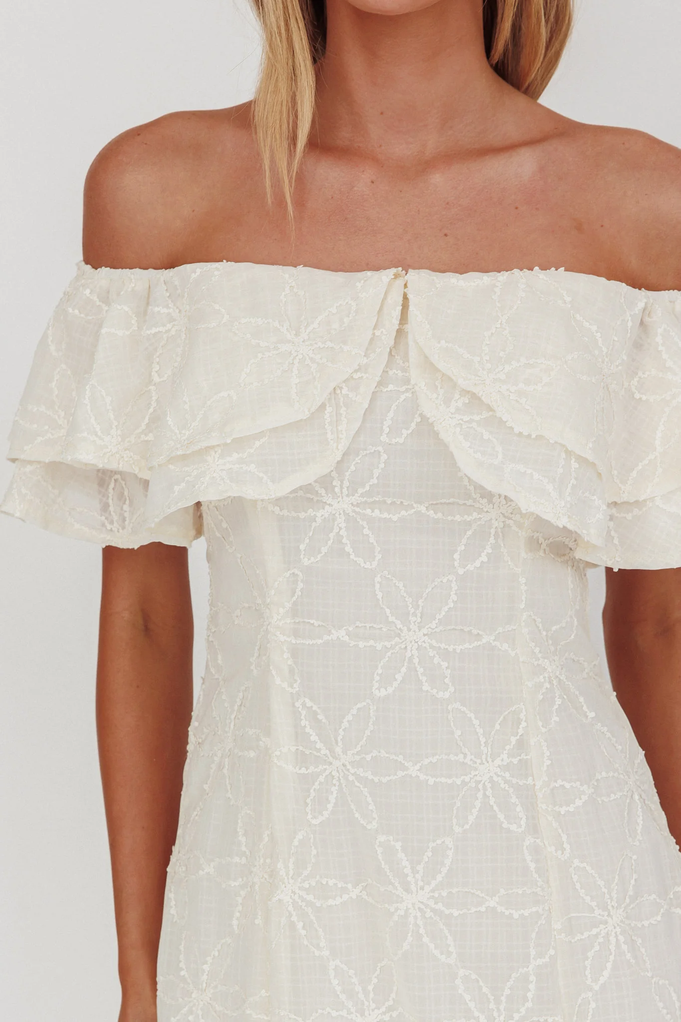 Beauty Within On-Off-Shoulder Maxi Dress Cream