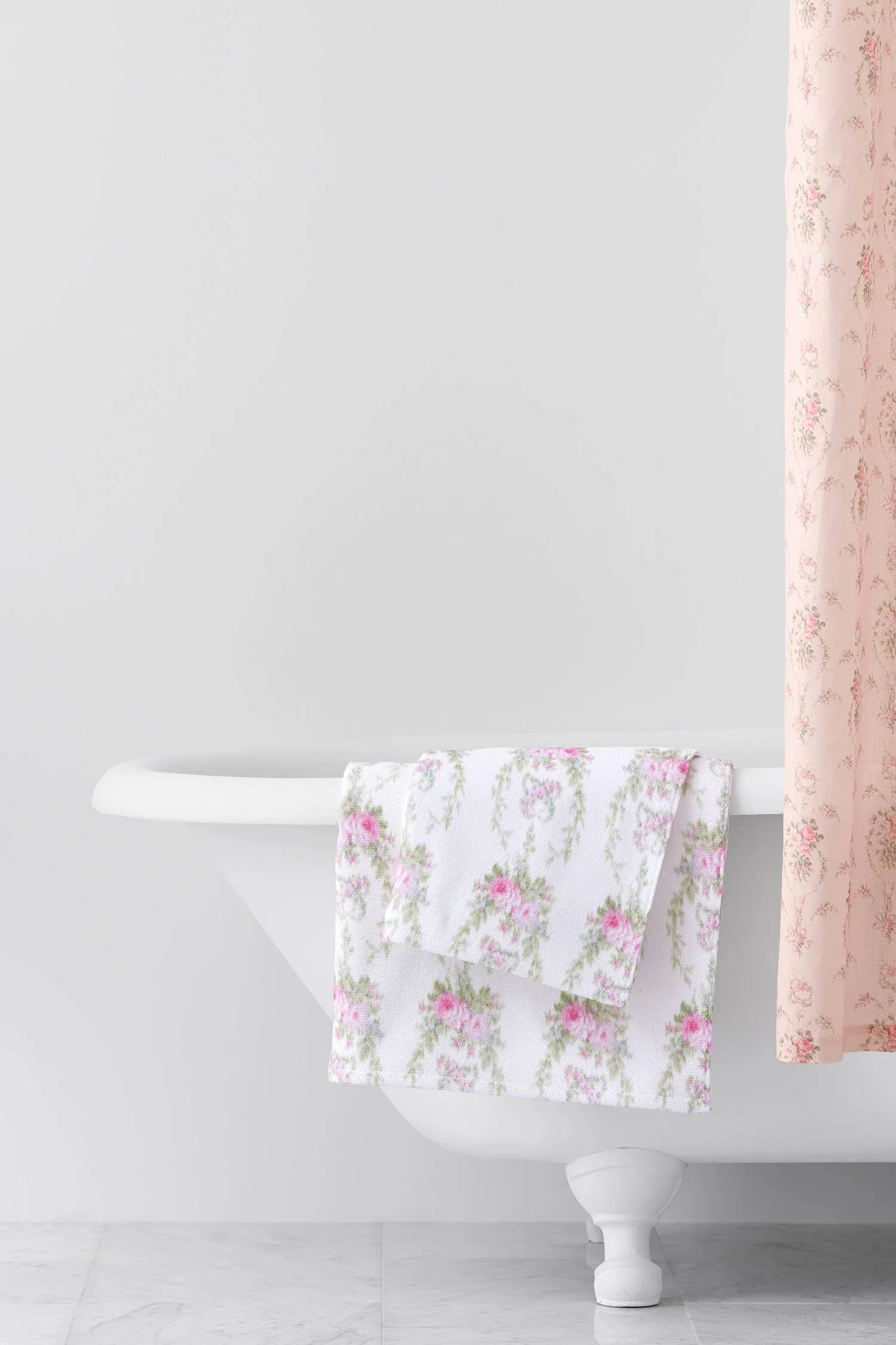 Cotton Bath Towel in Bow Print