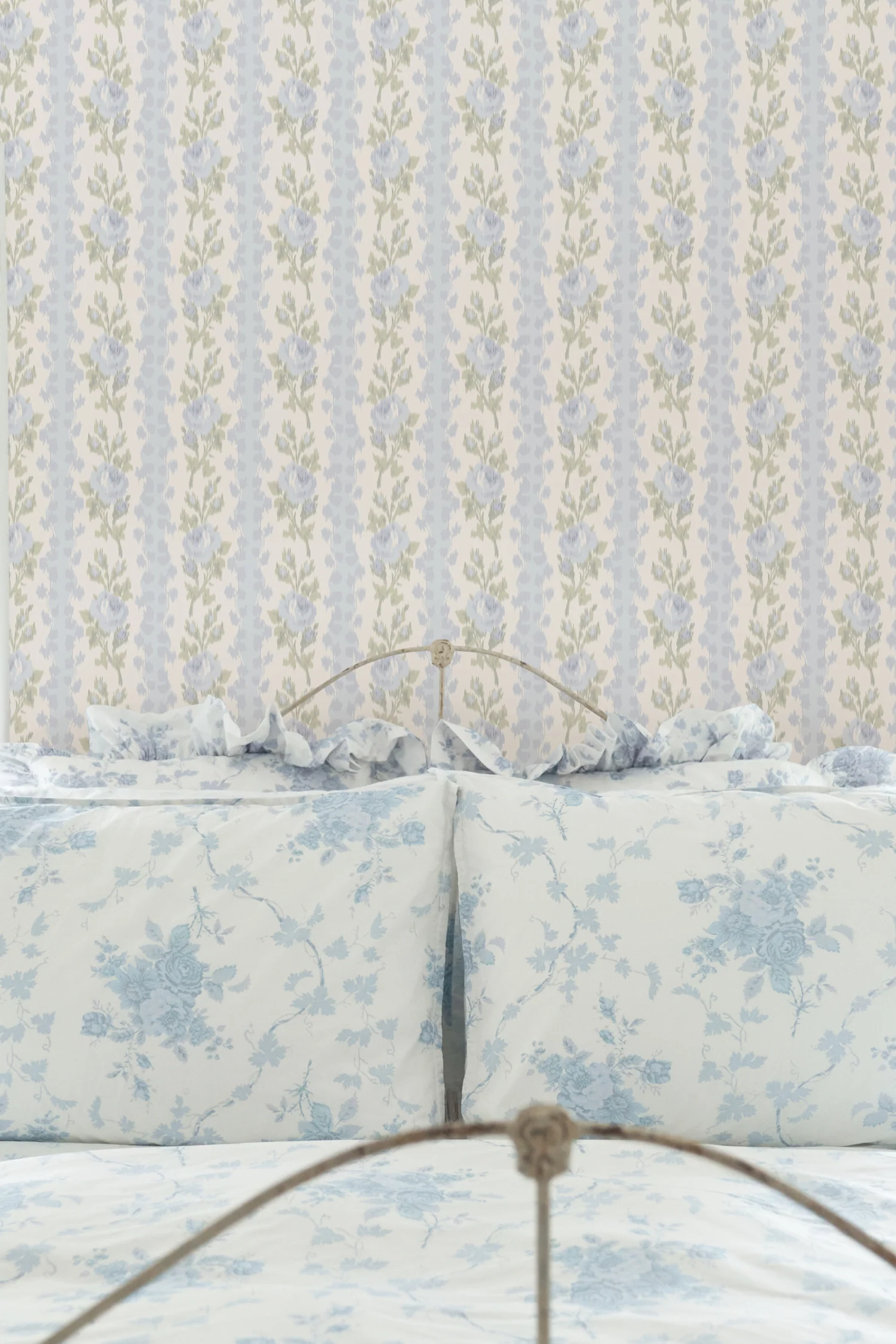 Blooming Heirloom Standard Wallpaper