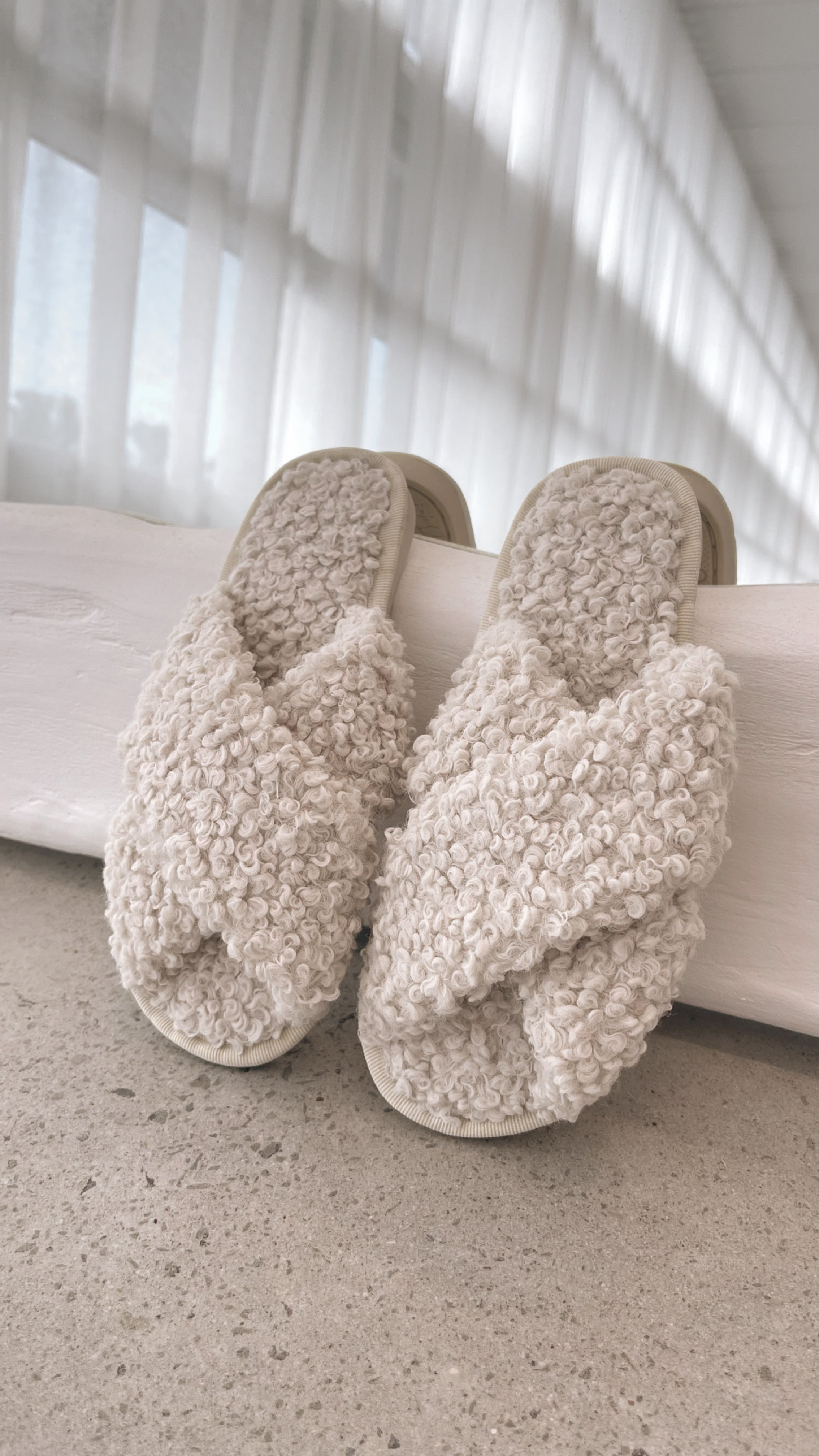 Teddy Slippers - Beige