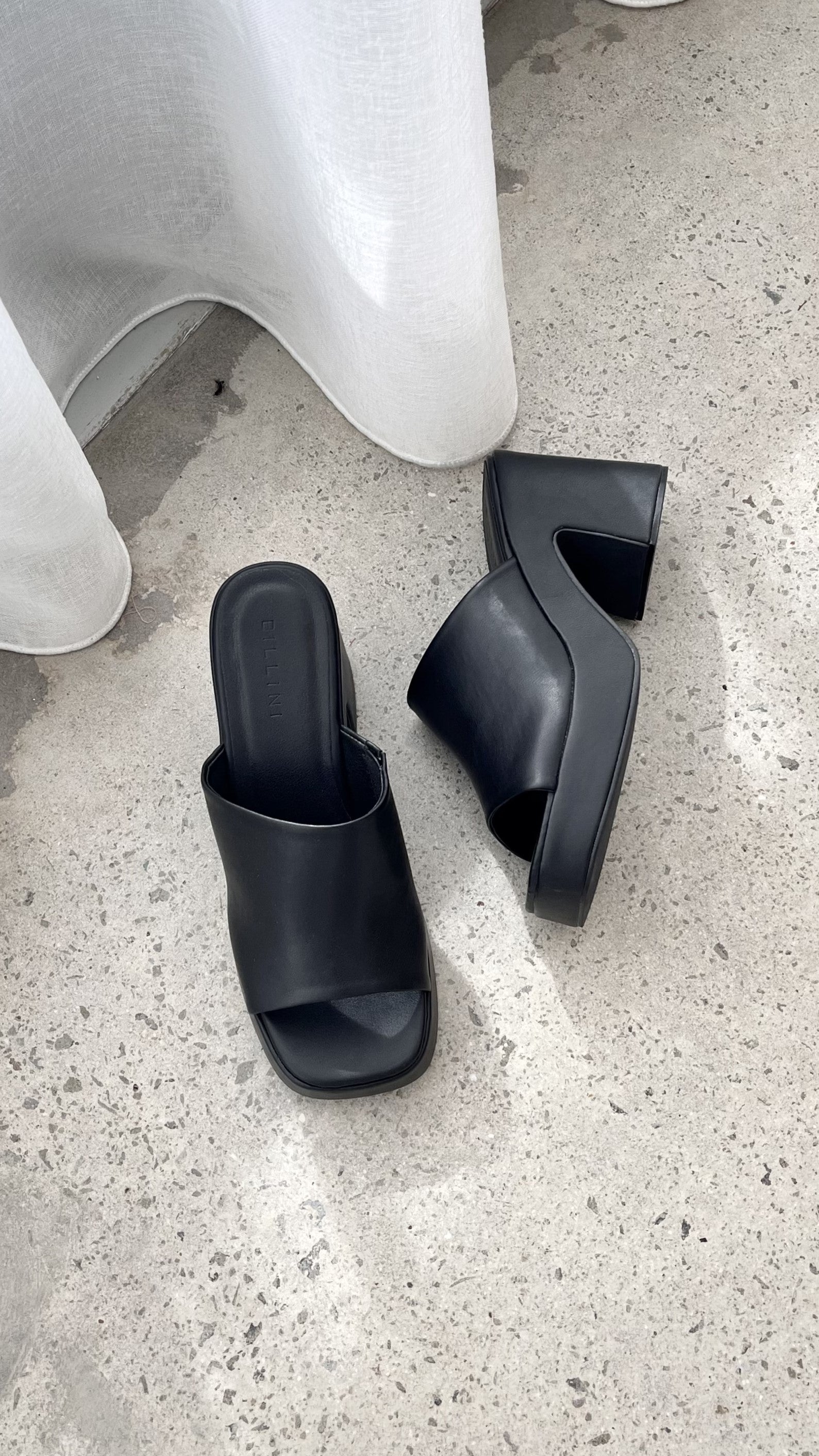Leslie Heel - Black