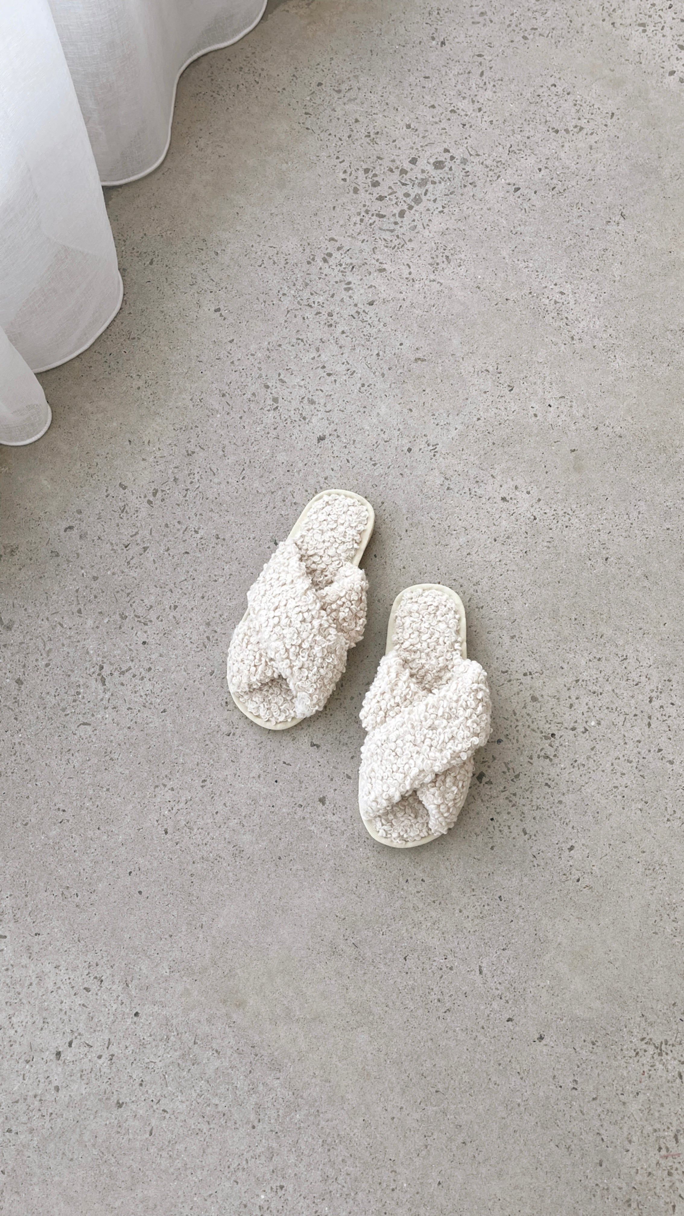 Teddy Slippers - Beige