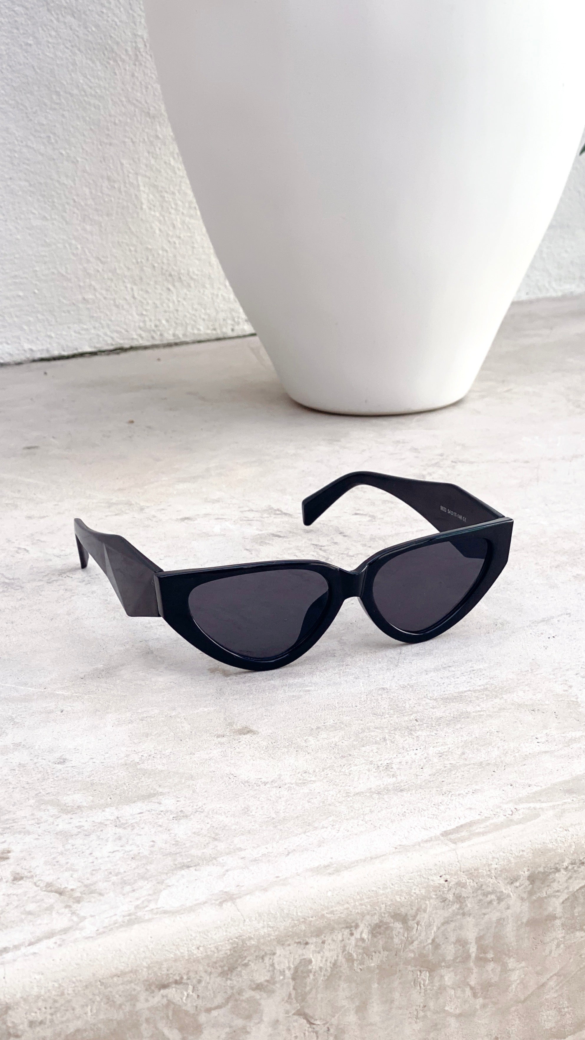 Carla Sunglasses - Black