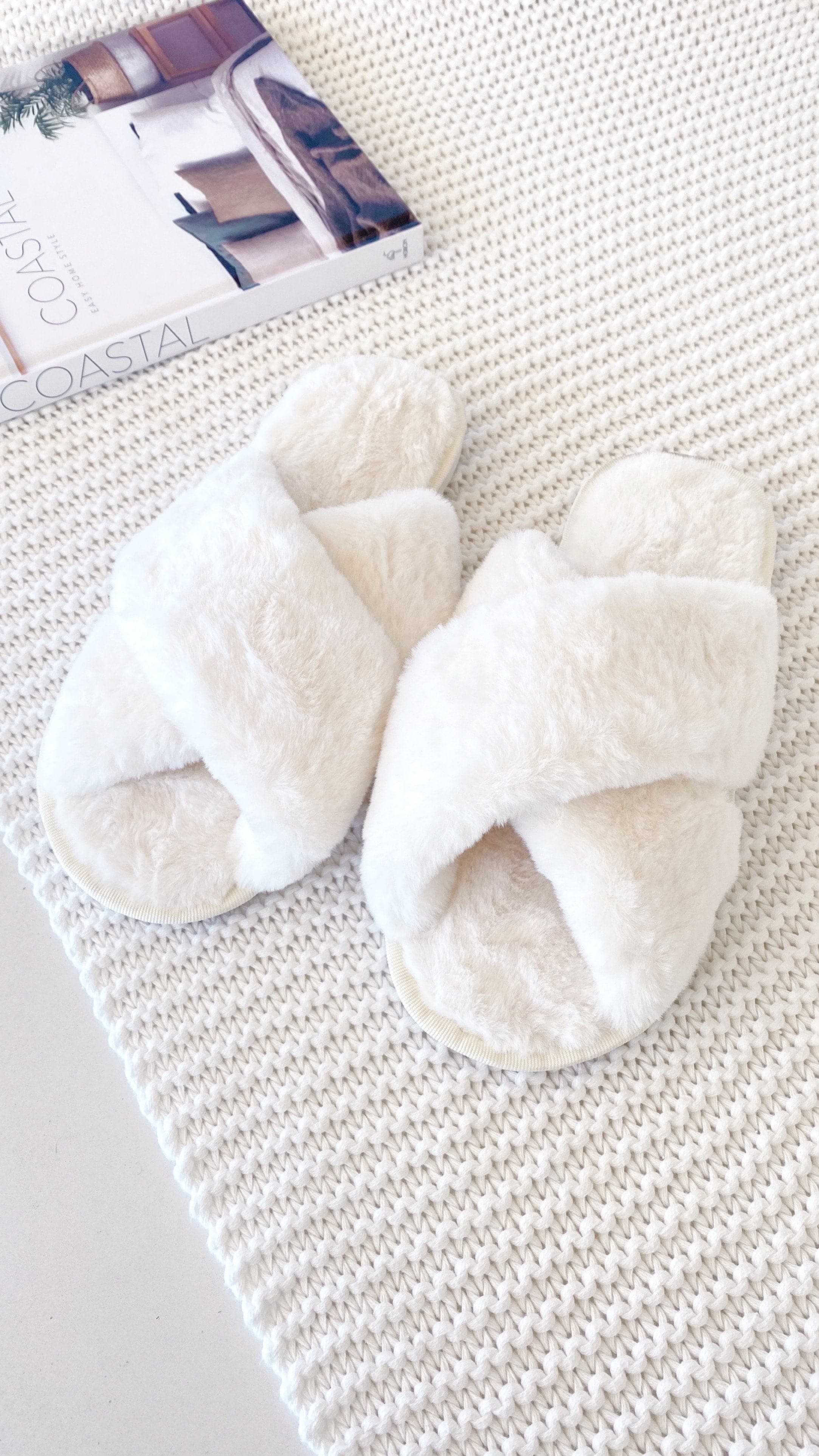 Jessica Fluffy Slippers - White