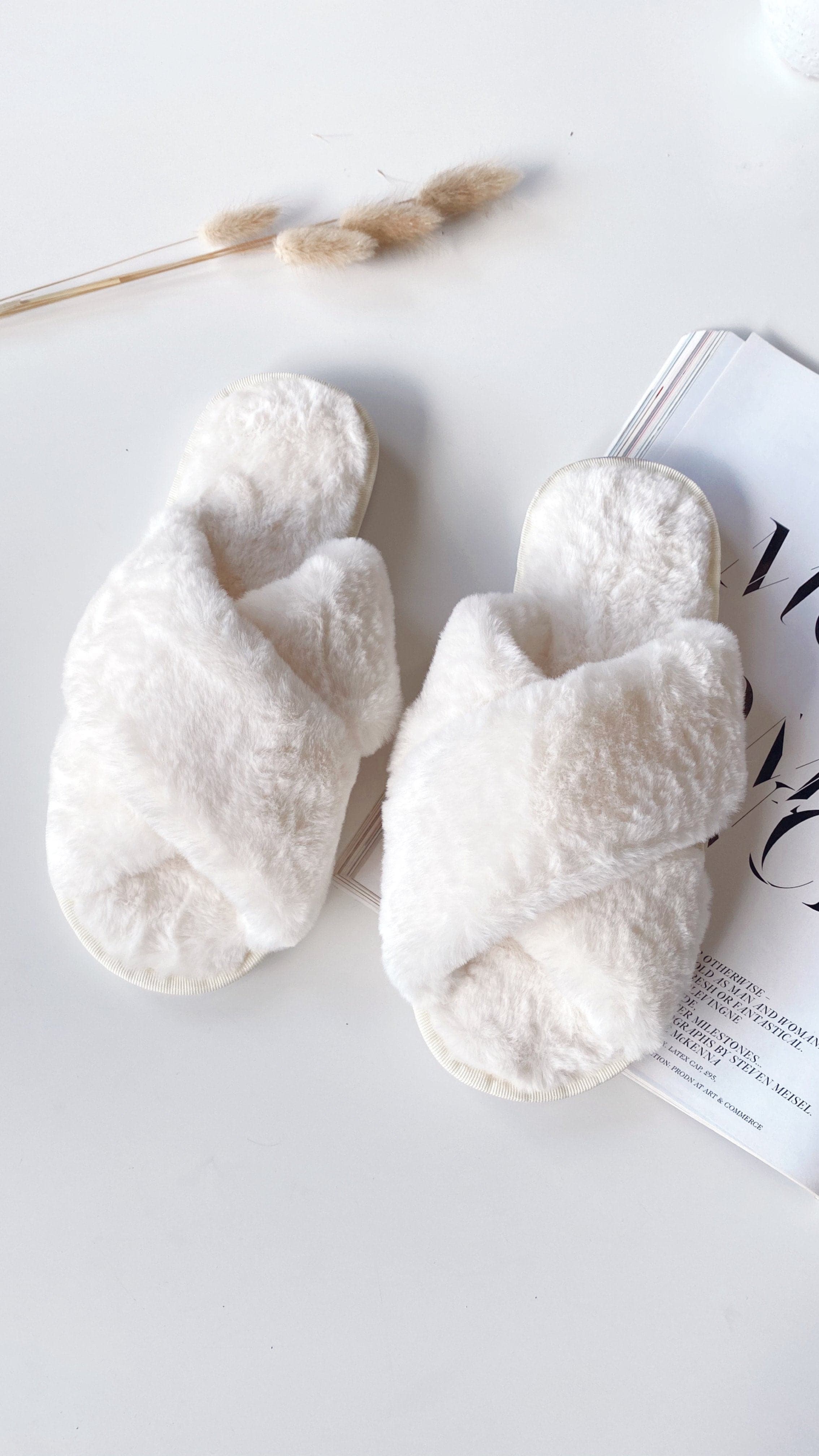 Jessica Fluffy Slippers - White