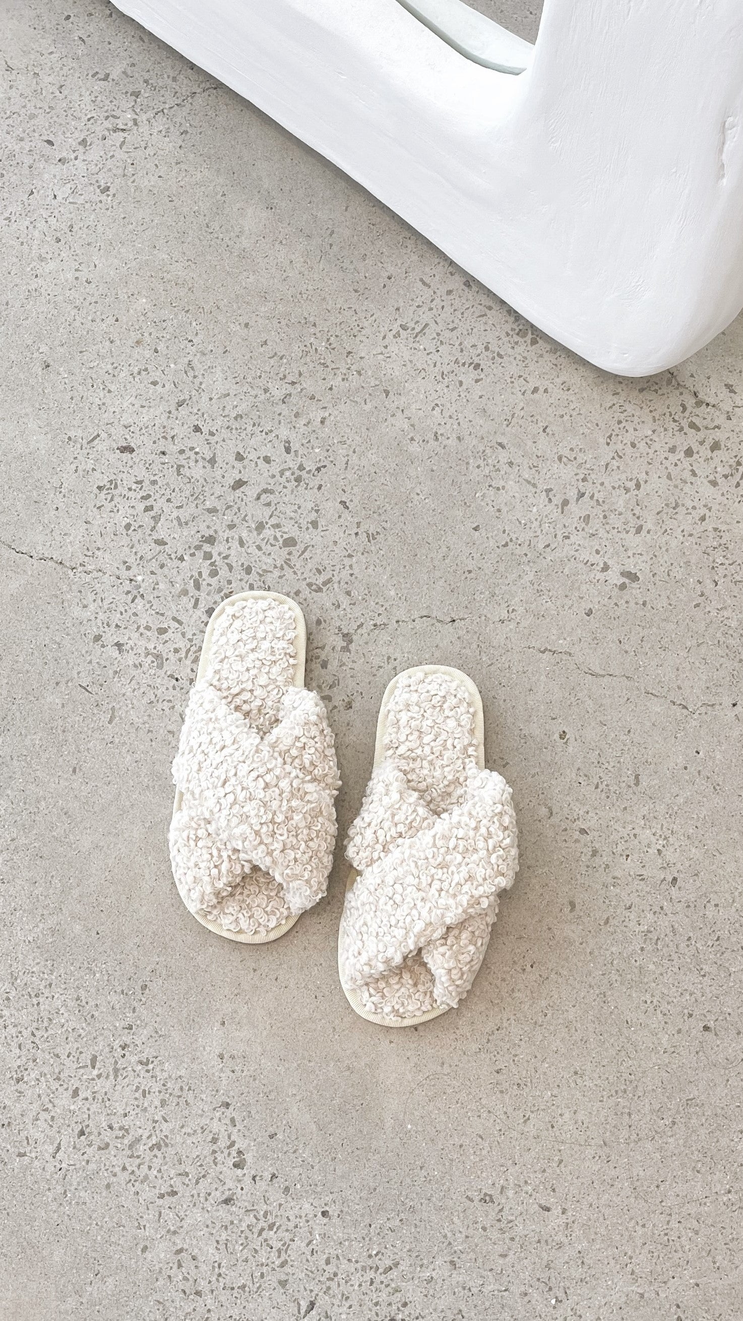 Teddy Slippers - Beige
