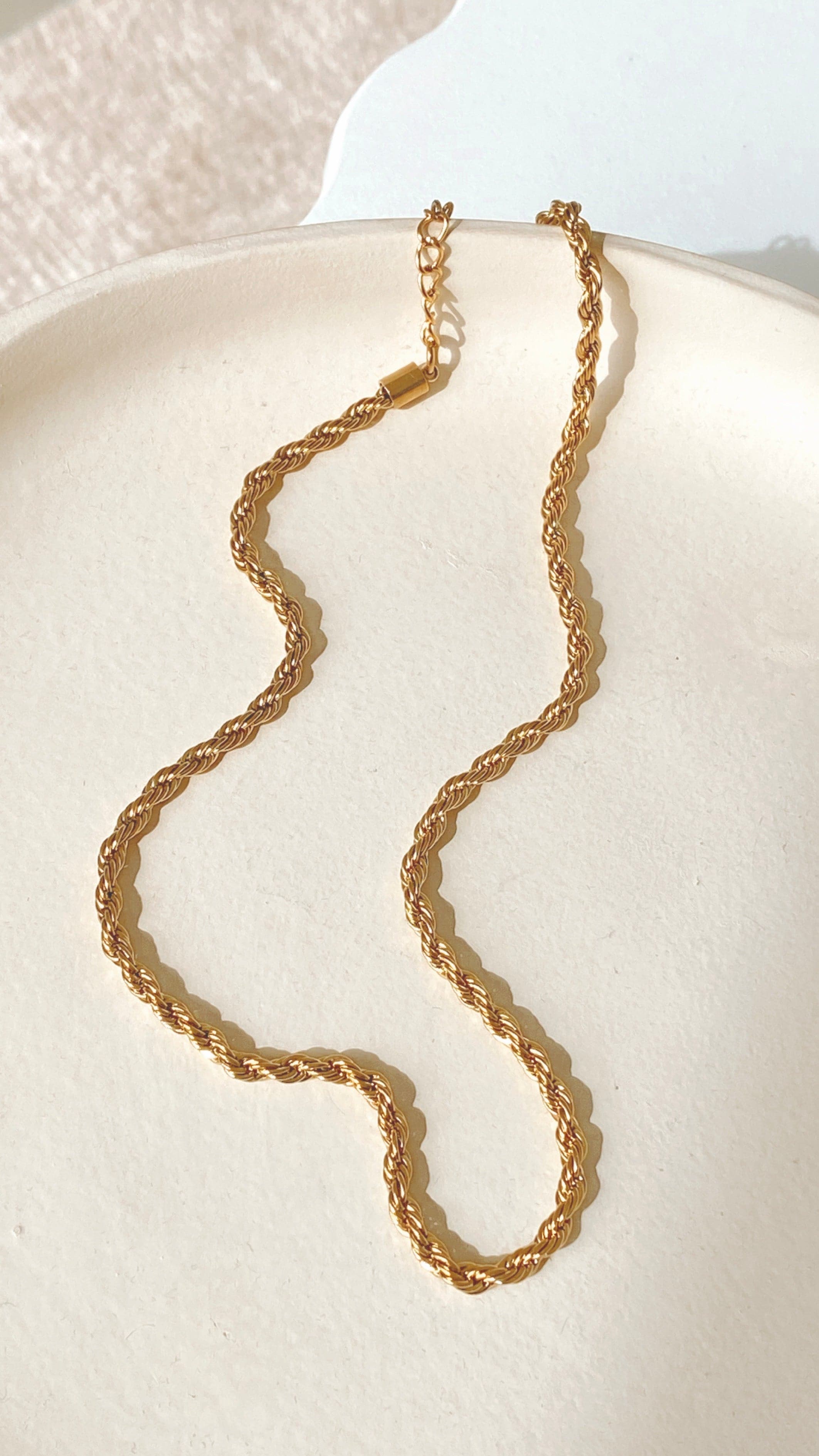 Twist Chain Necklace - Gold - lelony