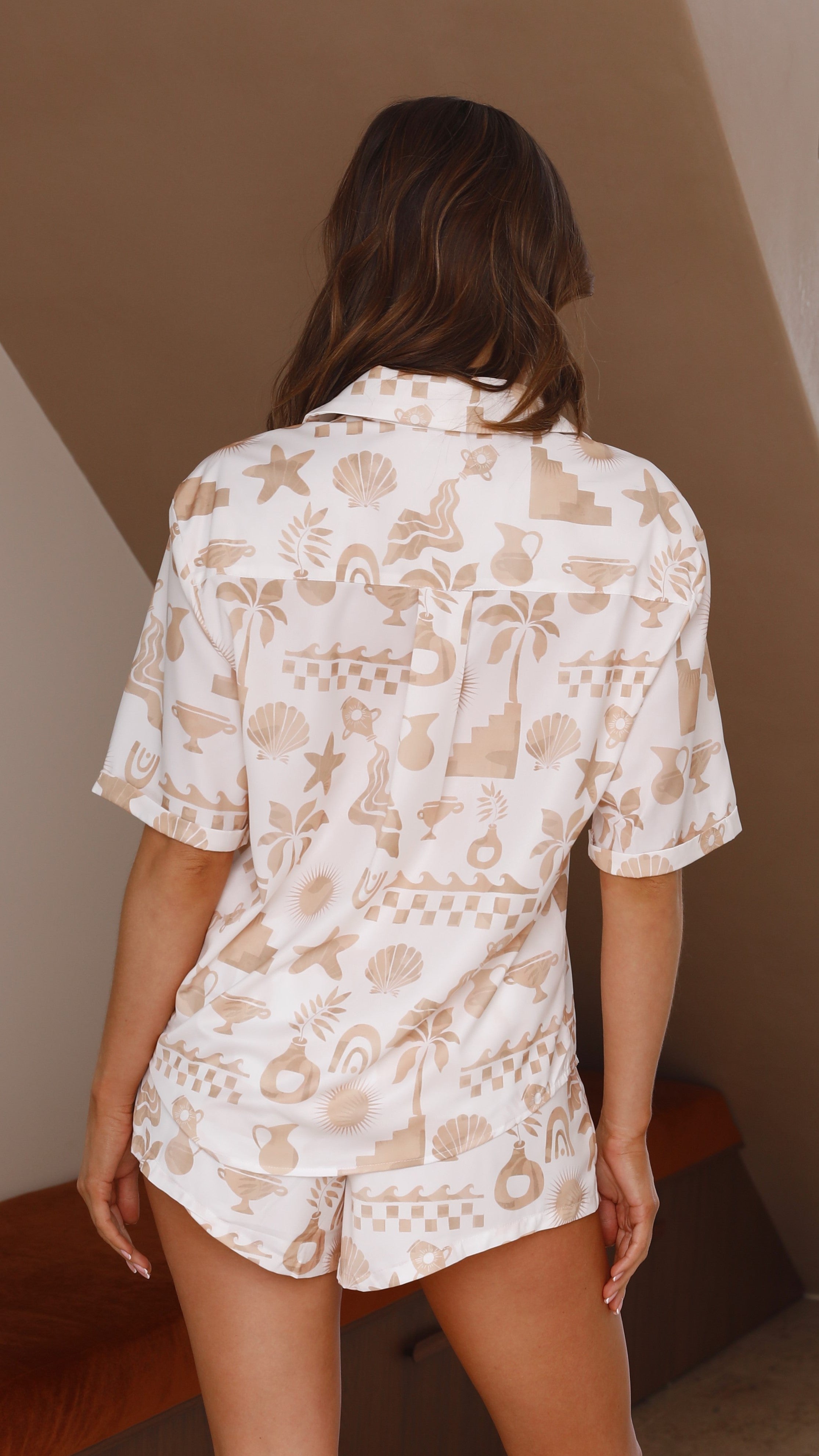 Cove Short - White/Sand