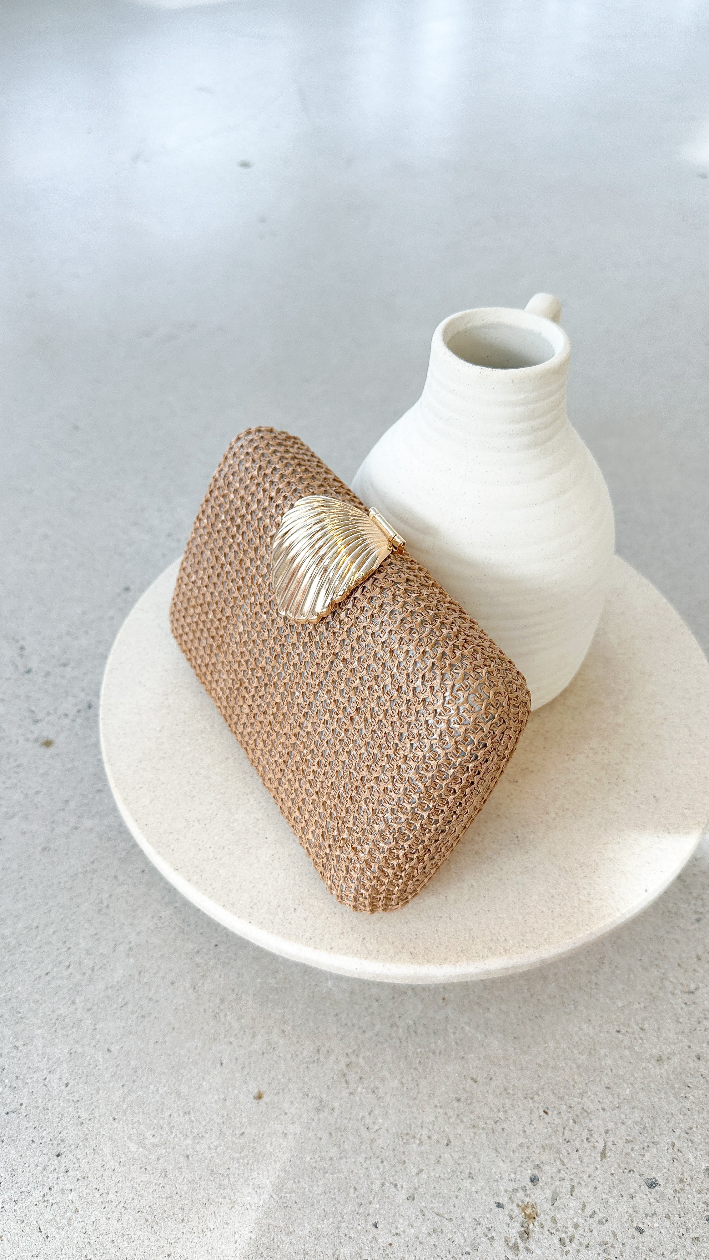 Livy Shell Clasp Woven Structured Clutch - Natural