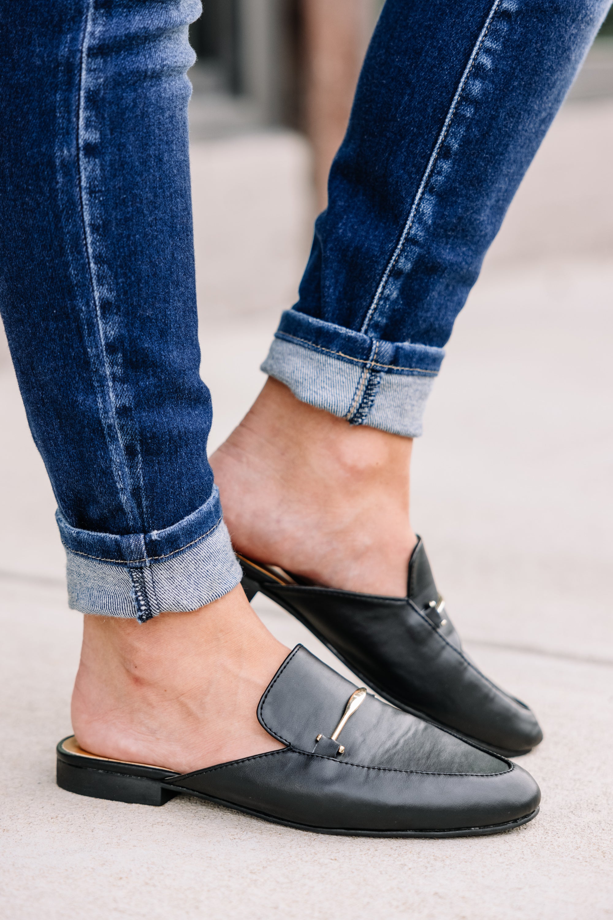 CHIRNAISHOP - Be Your Own Boss Black Flat Mules