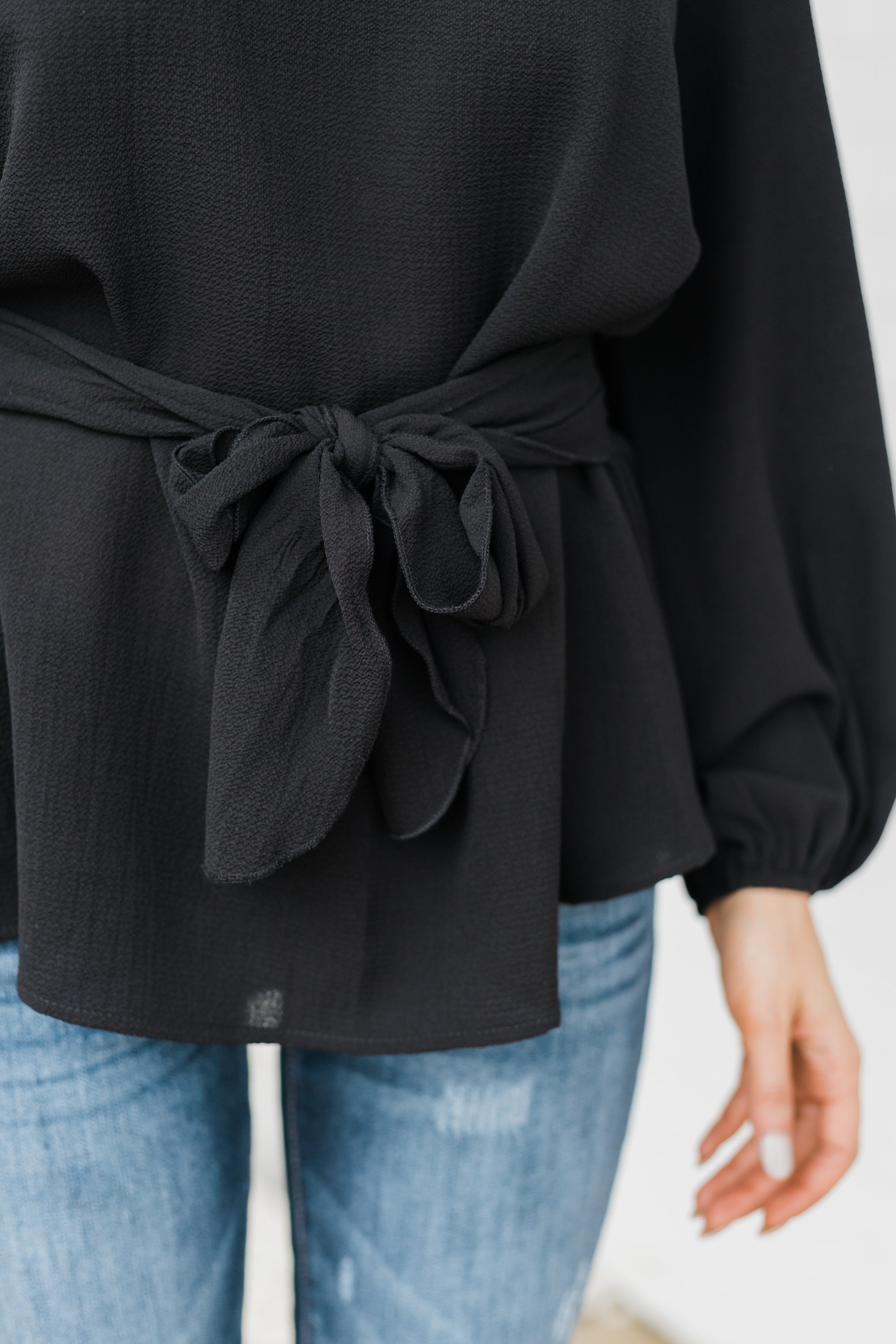 CHIRNAISHOP - All That You Do Black Tied Waist Top