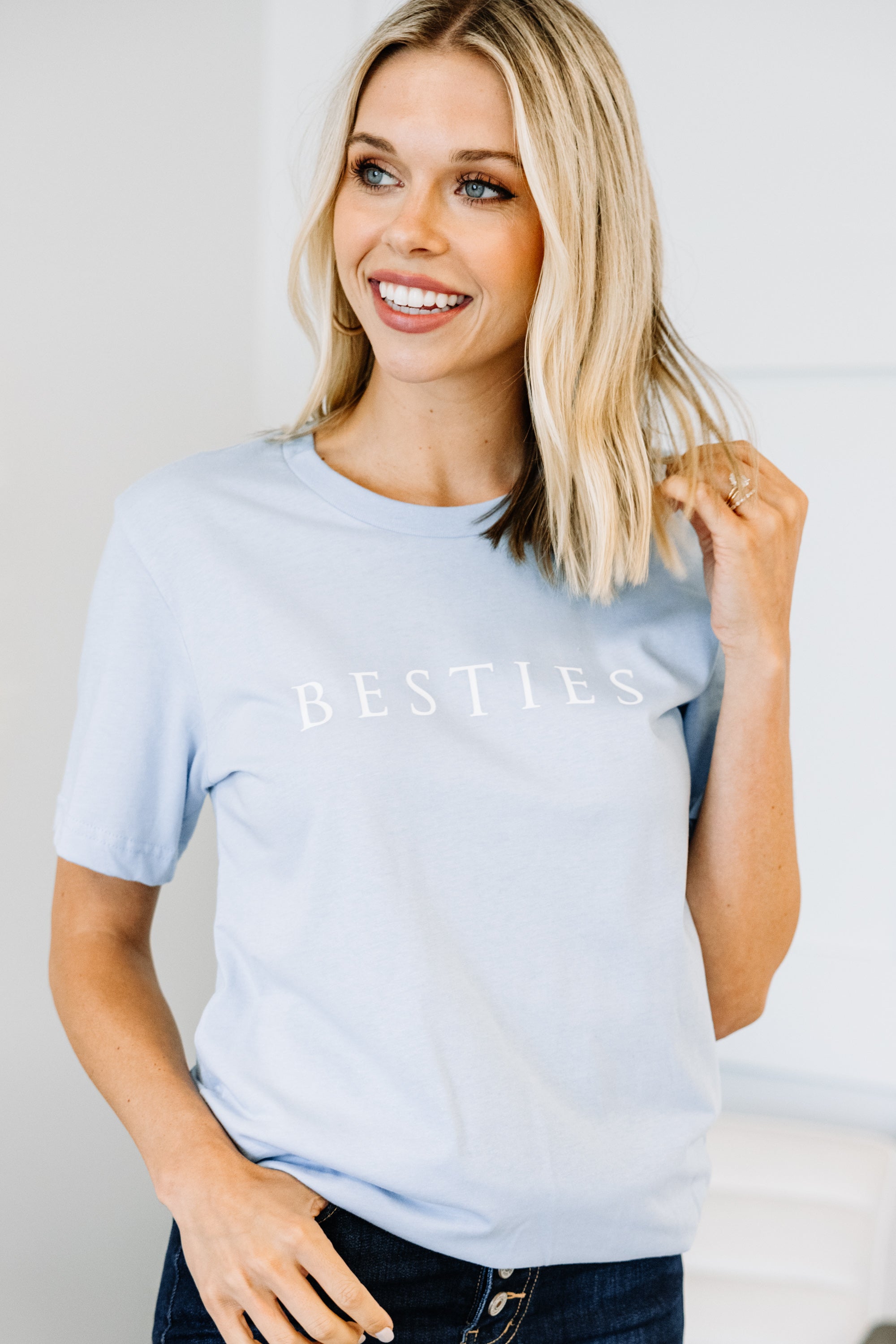 CHIRNAISHOP - Besties Baby Blue Graphic Tee