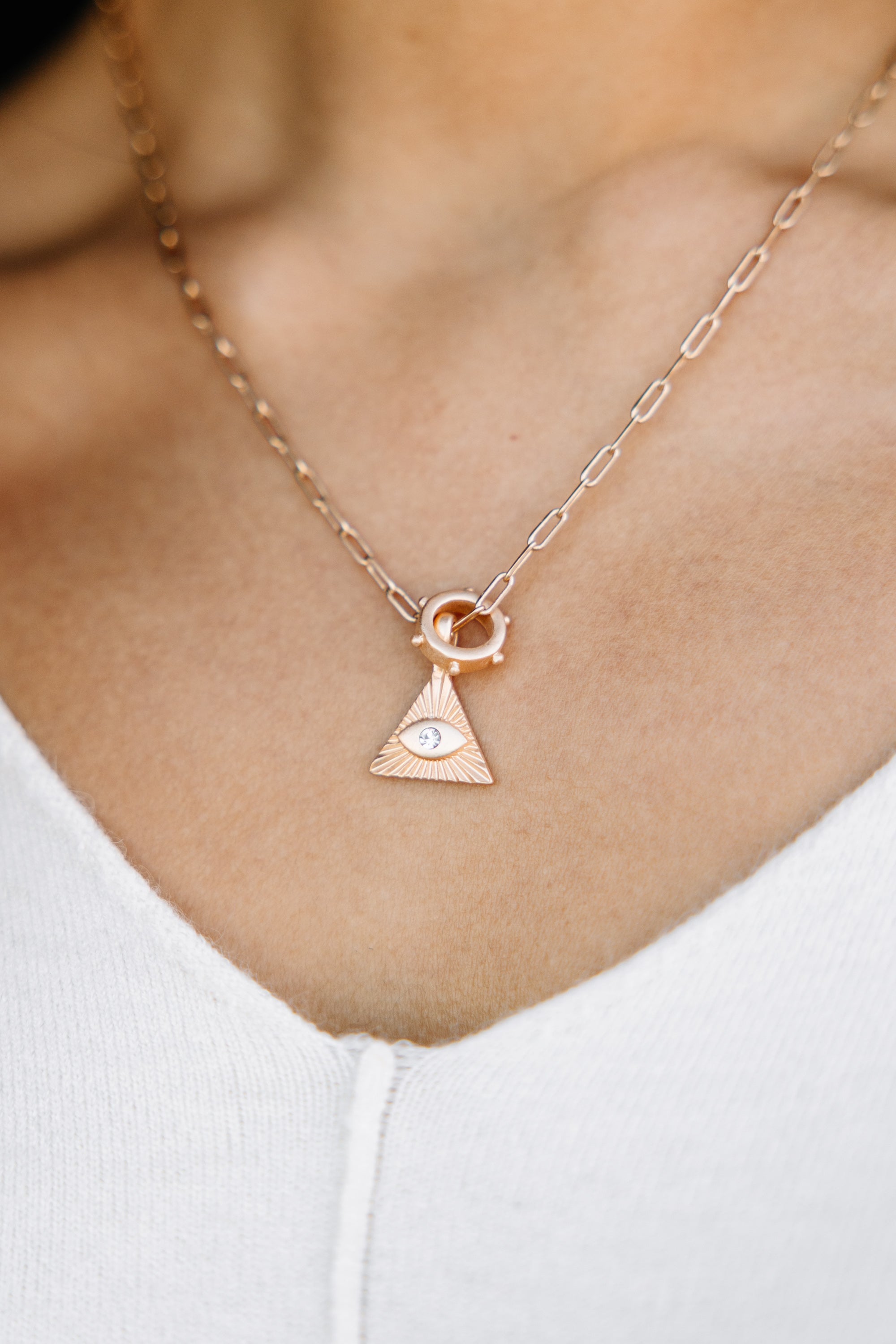 CHIRNAISHOP - In My Sights Gold Seeing Eye Pendant Necklace