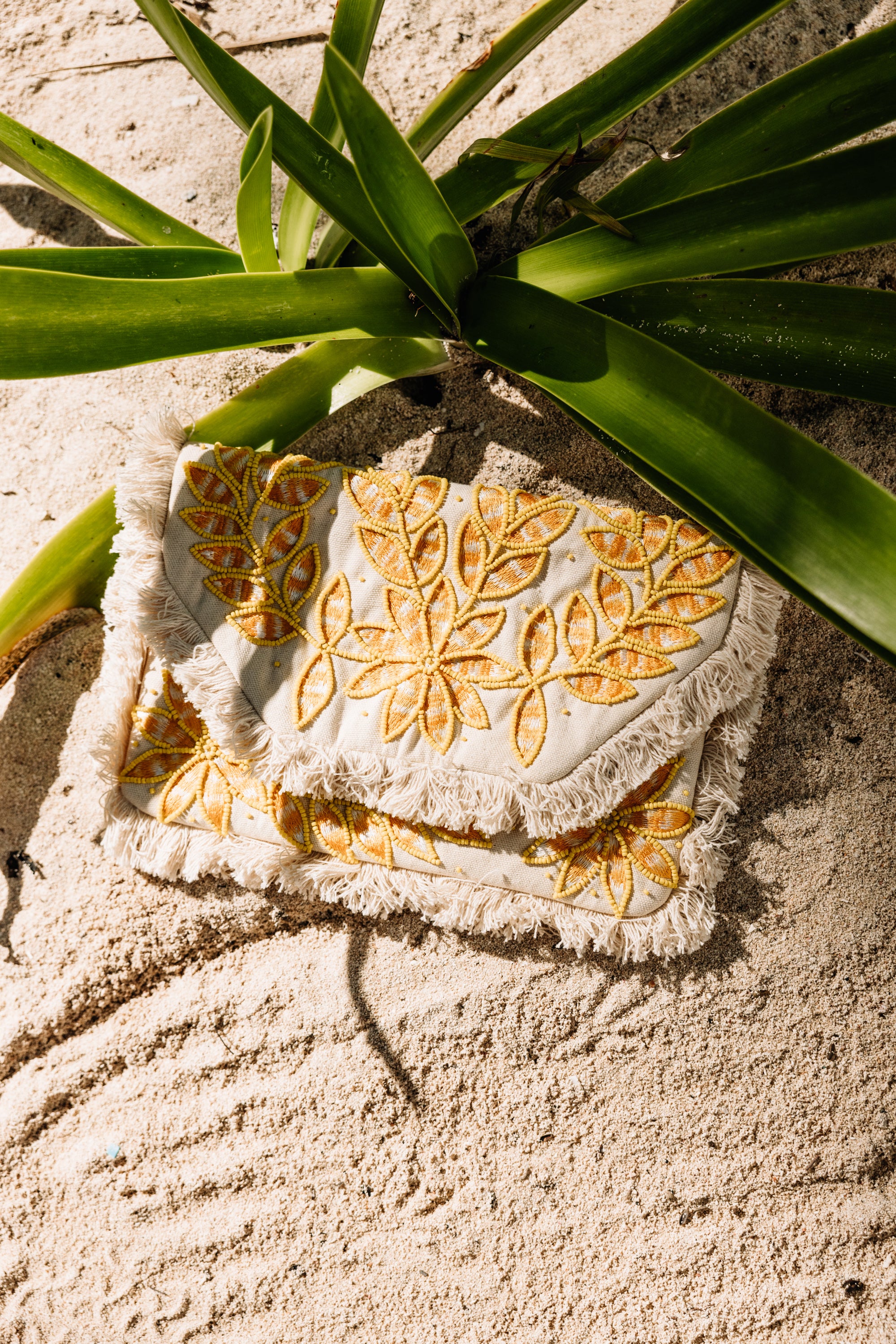 CHIRNAISHOP - Come Along Yellow Floral Clutch/Purse