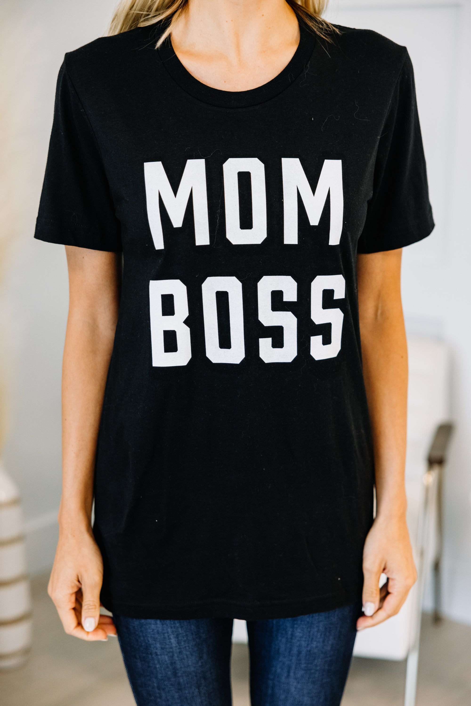 CHIRNAISHOP - Mom Boss Black Graphic Tee