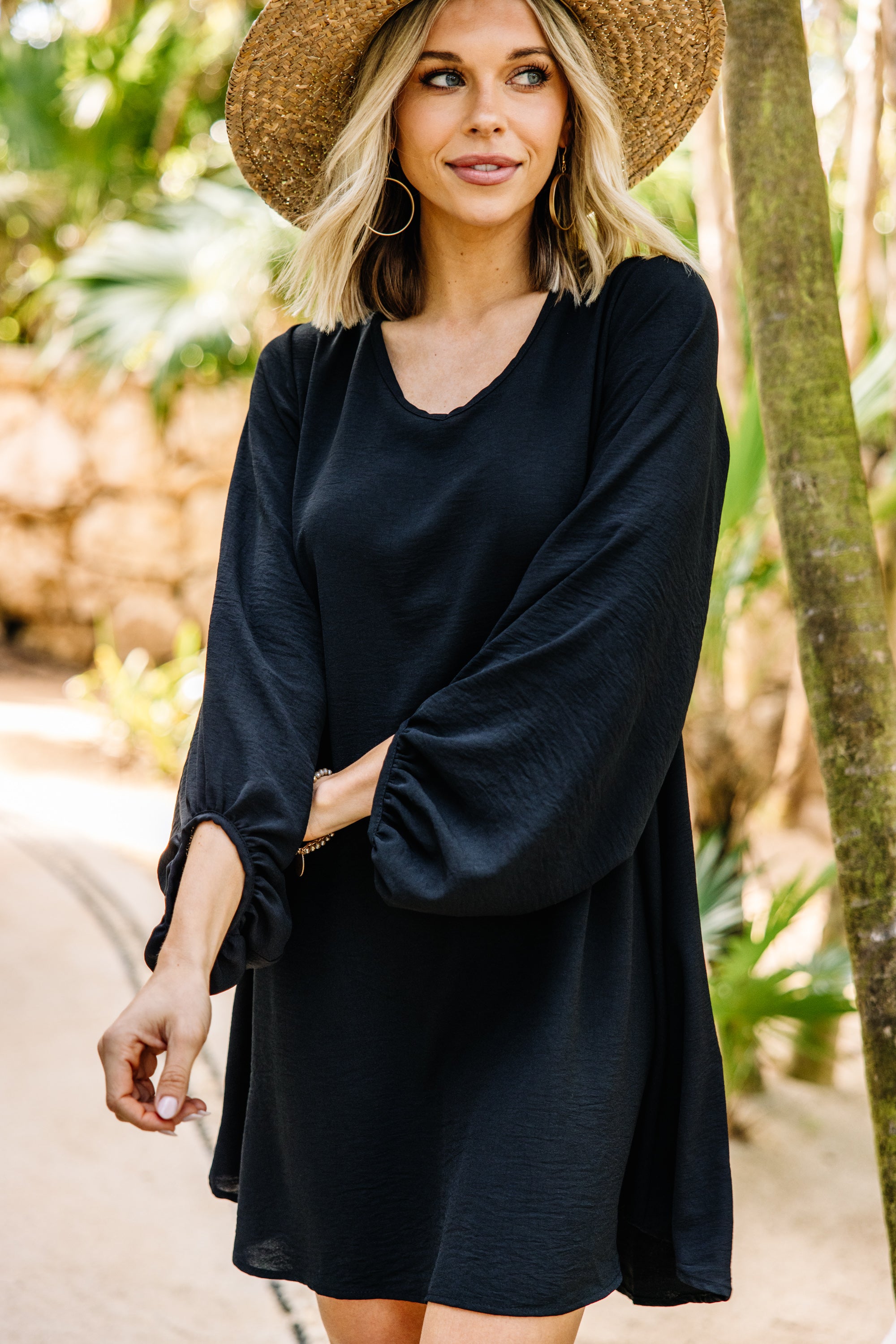 CHIRNAISHOP - Loud And Clear Black Bubble Sleeve Dress