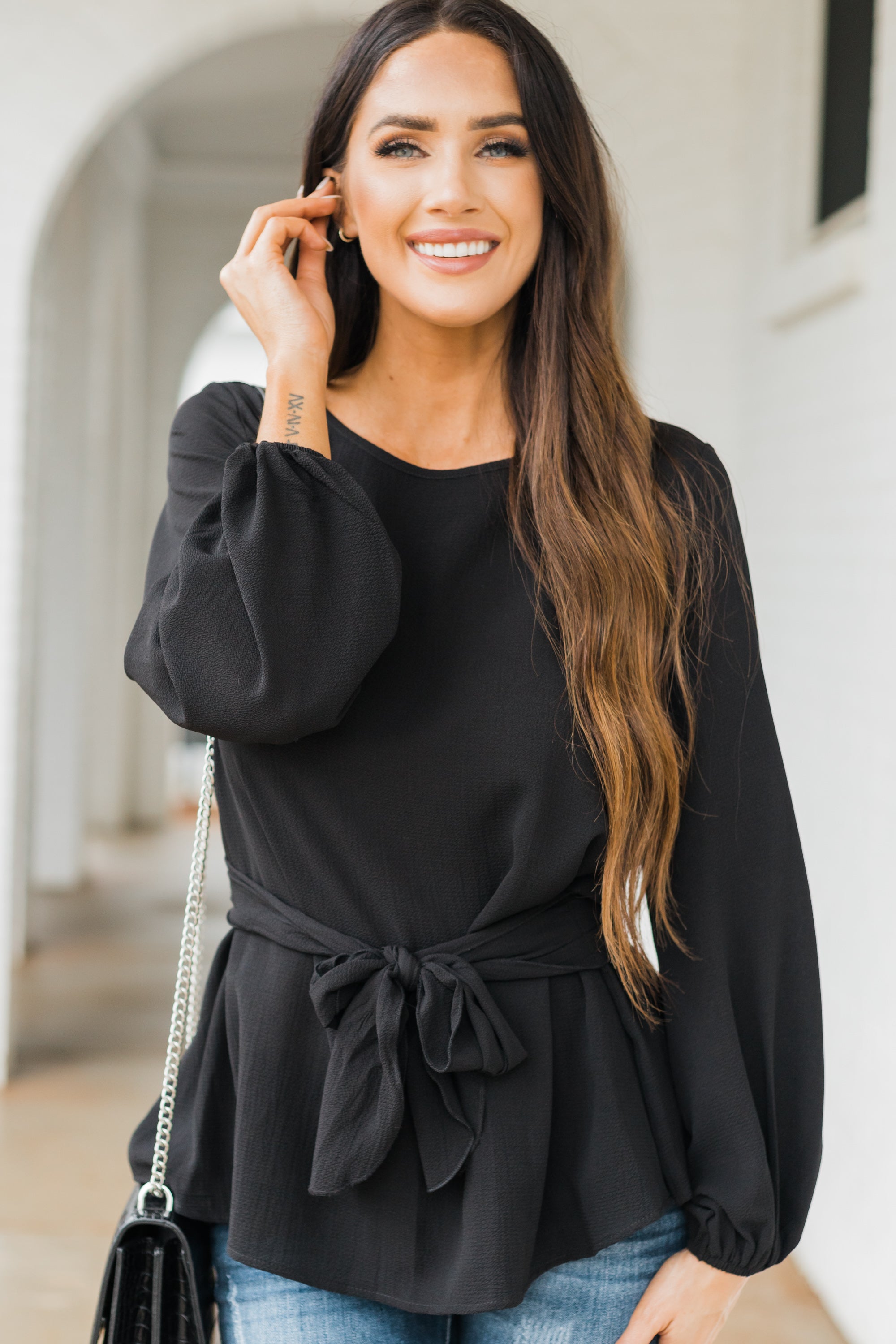 CHIRNAISHOP - All That You Do Black Tied Waist Top