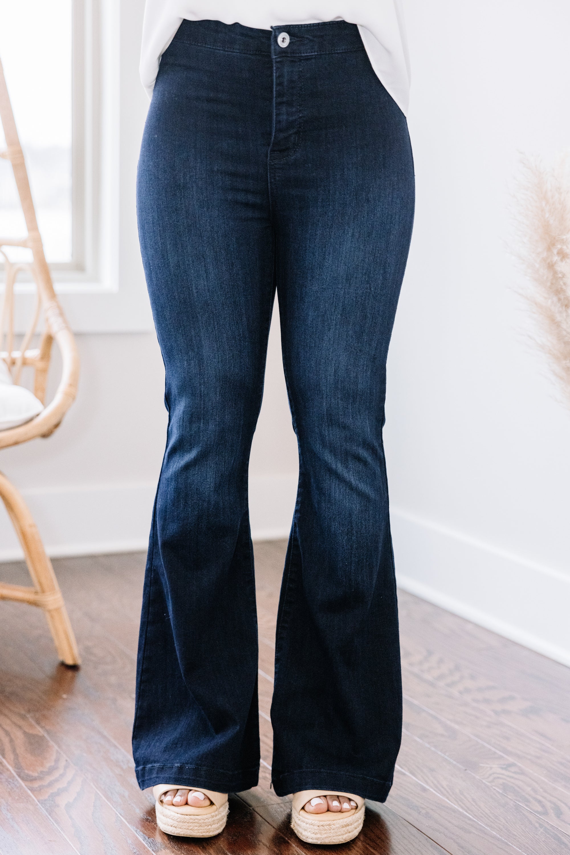 CHIRNAISHOP - Break It Down Petite Dark Wash Flare Jeans