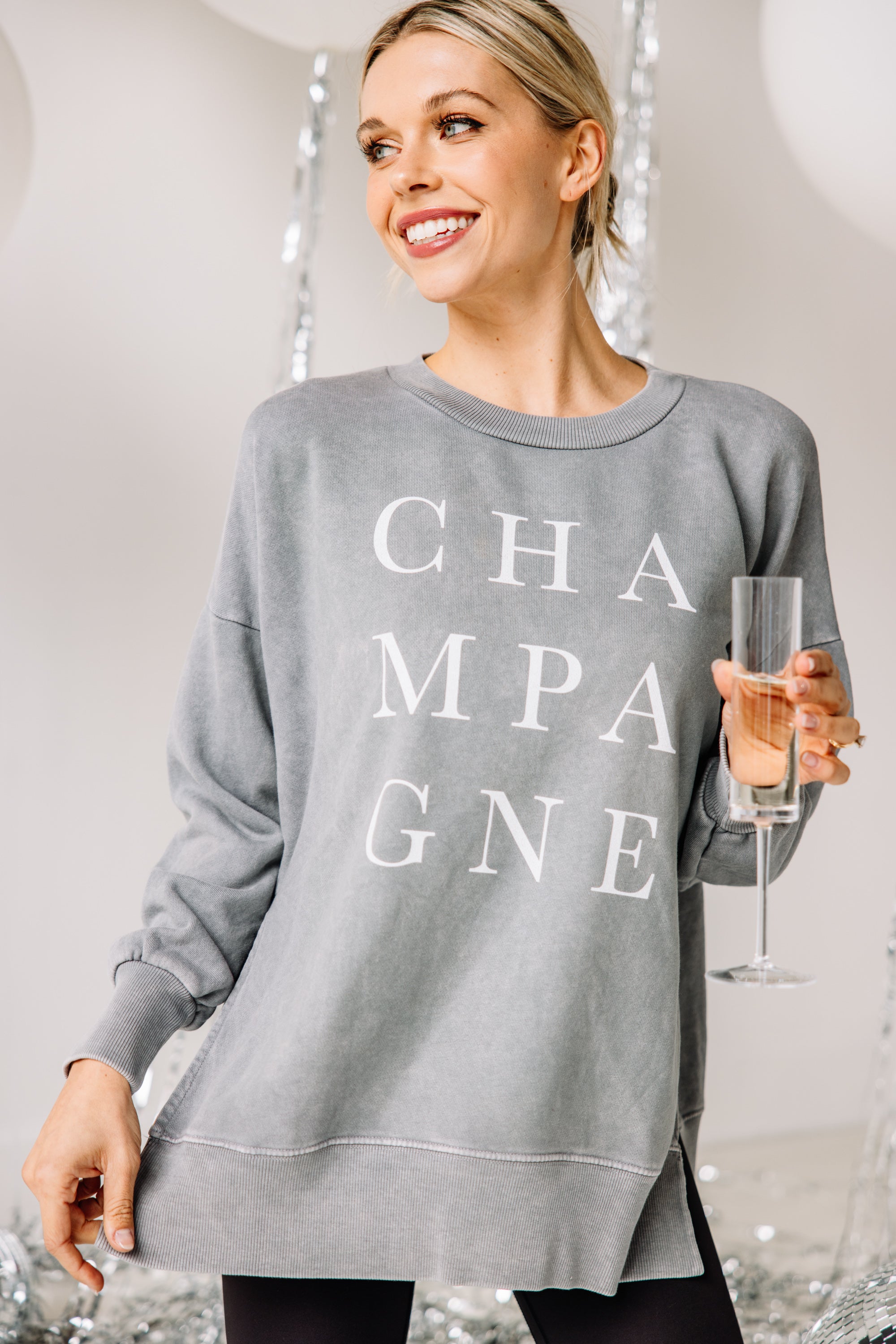 CHIRNAISHOP - Champagne Gray Graphic Slouchy Pullover