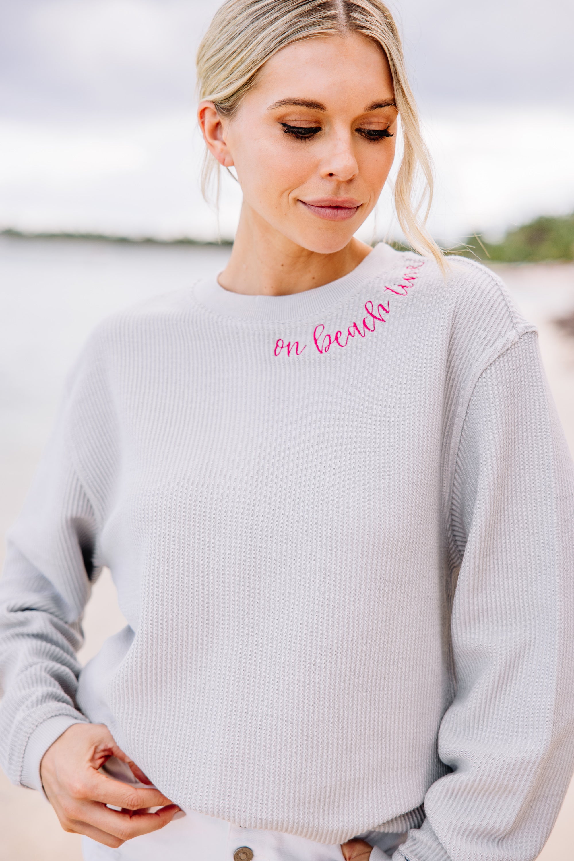 CHIRNAISHOP - On Beach Time Silver Gray Corded Embroidered Sweatshirt