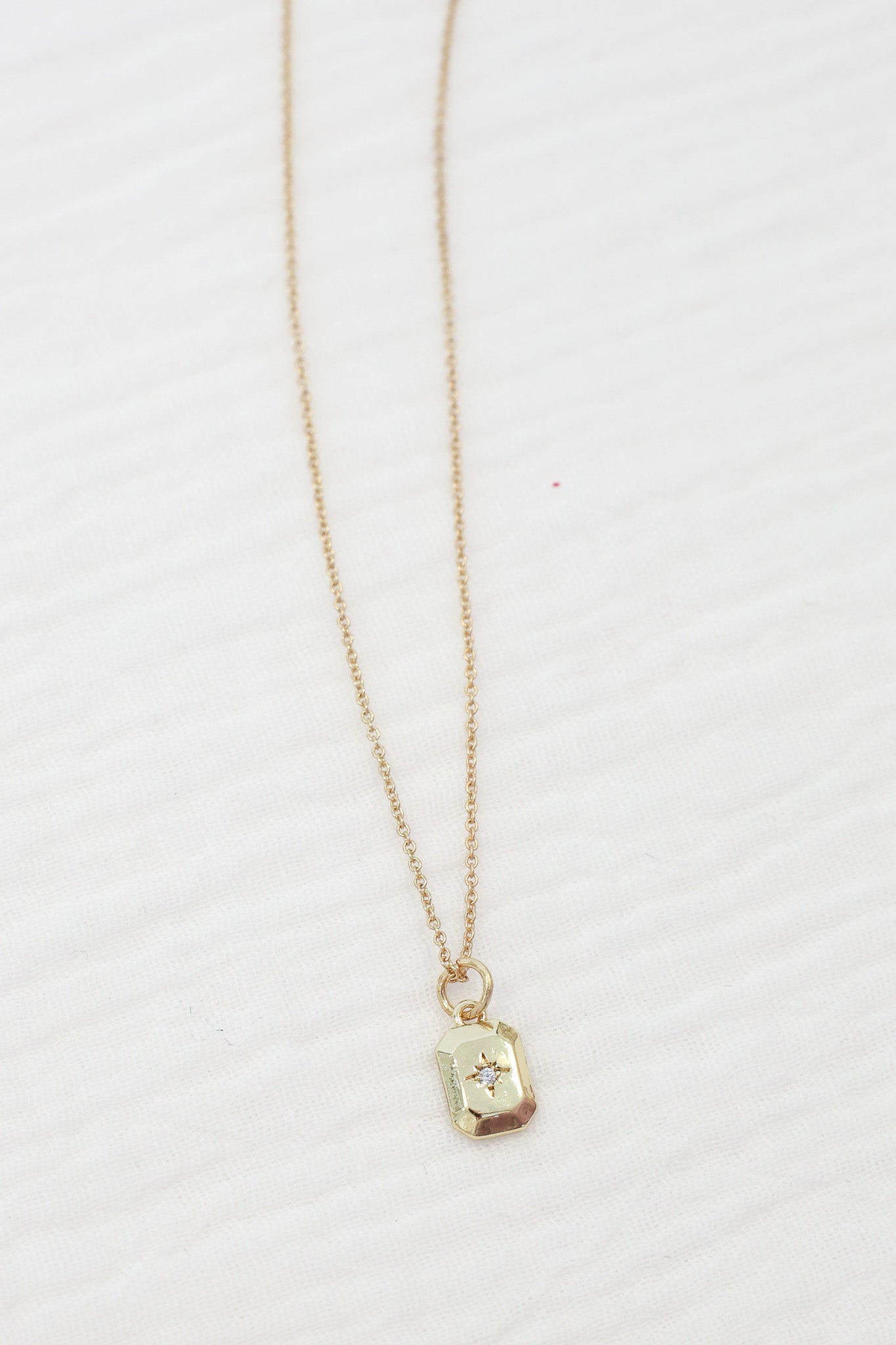 CHIRNAISHOP - Feeling Accomplished Gold Starburst Pendant Necklace