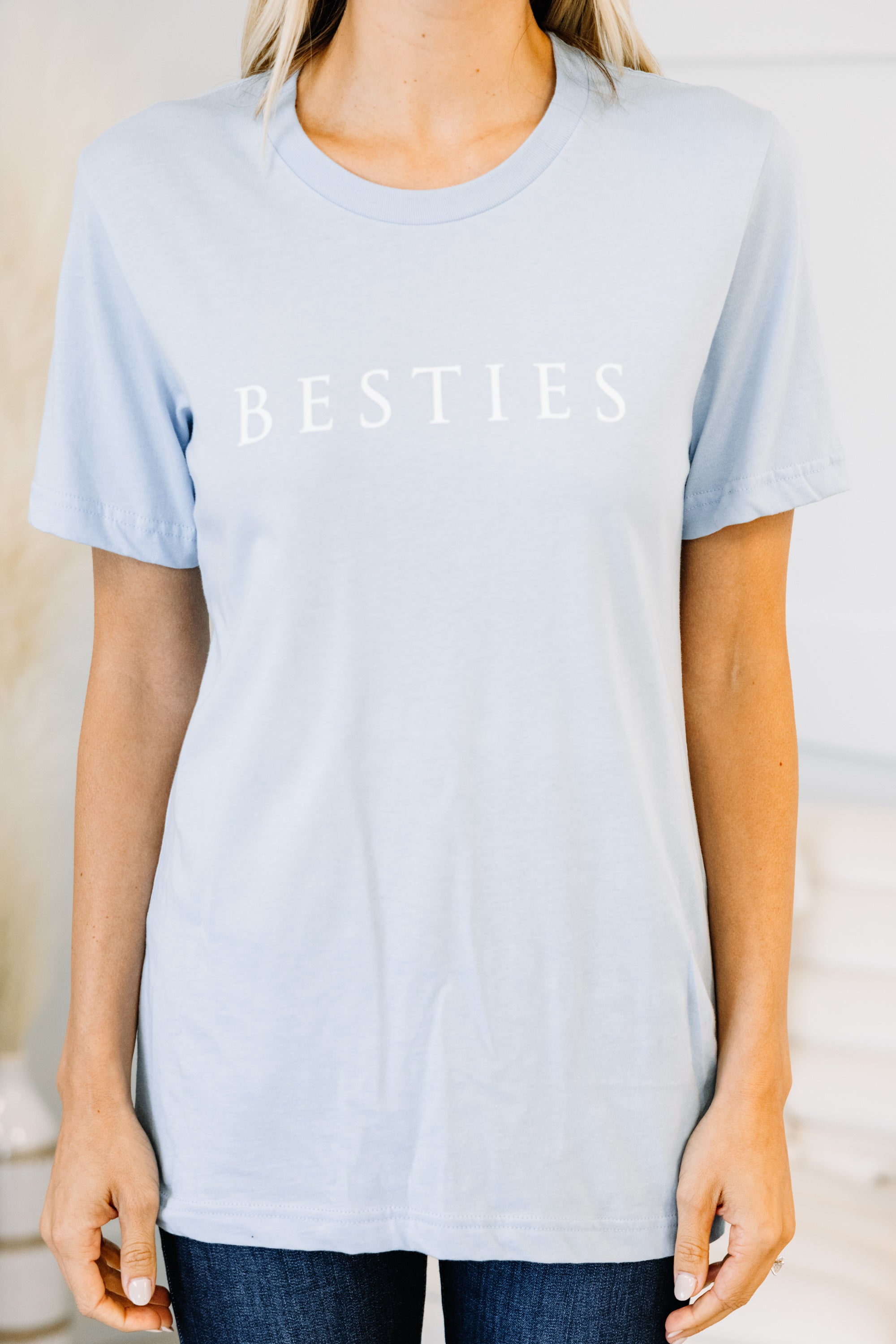 CHIRNAISHOP - Besties Baby Blue Graphic Tee