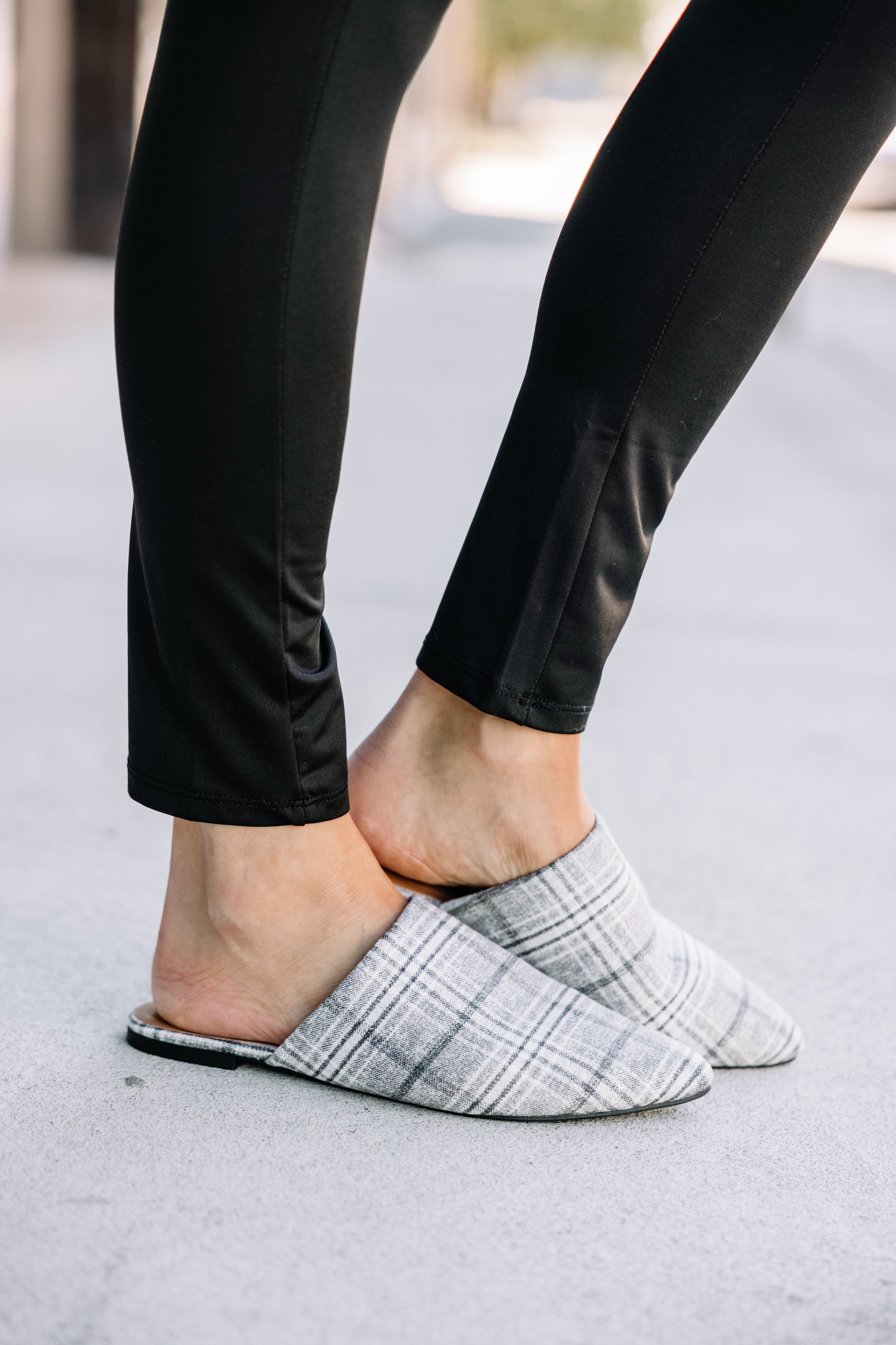 CHIRNAISHOP - Only Option Gray Plaid Mule Flats