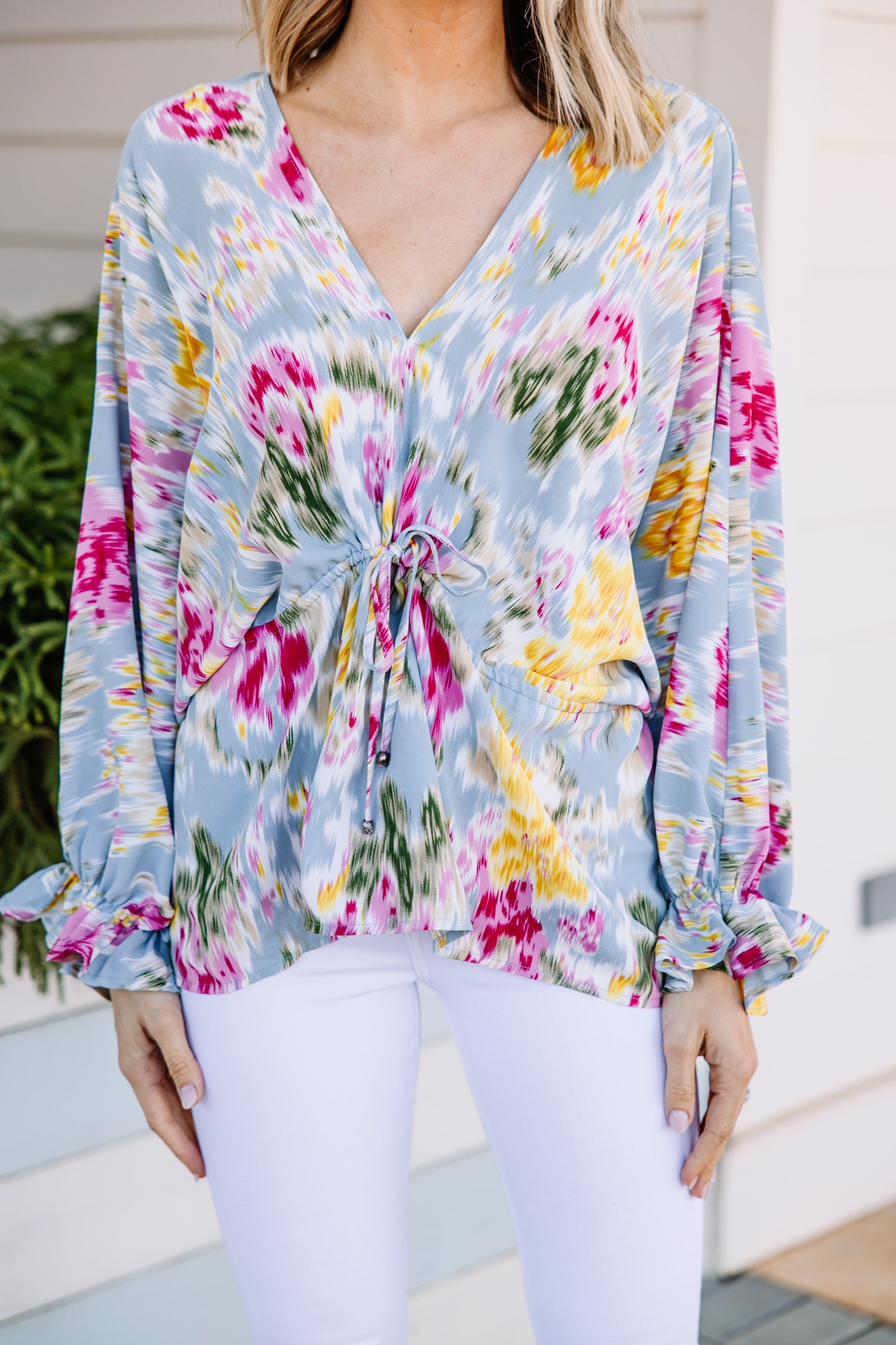CHIRNAISHOP - On Your Best Behavior Blue Floral Blouse