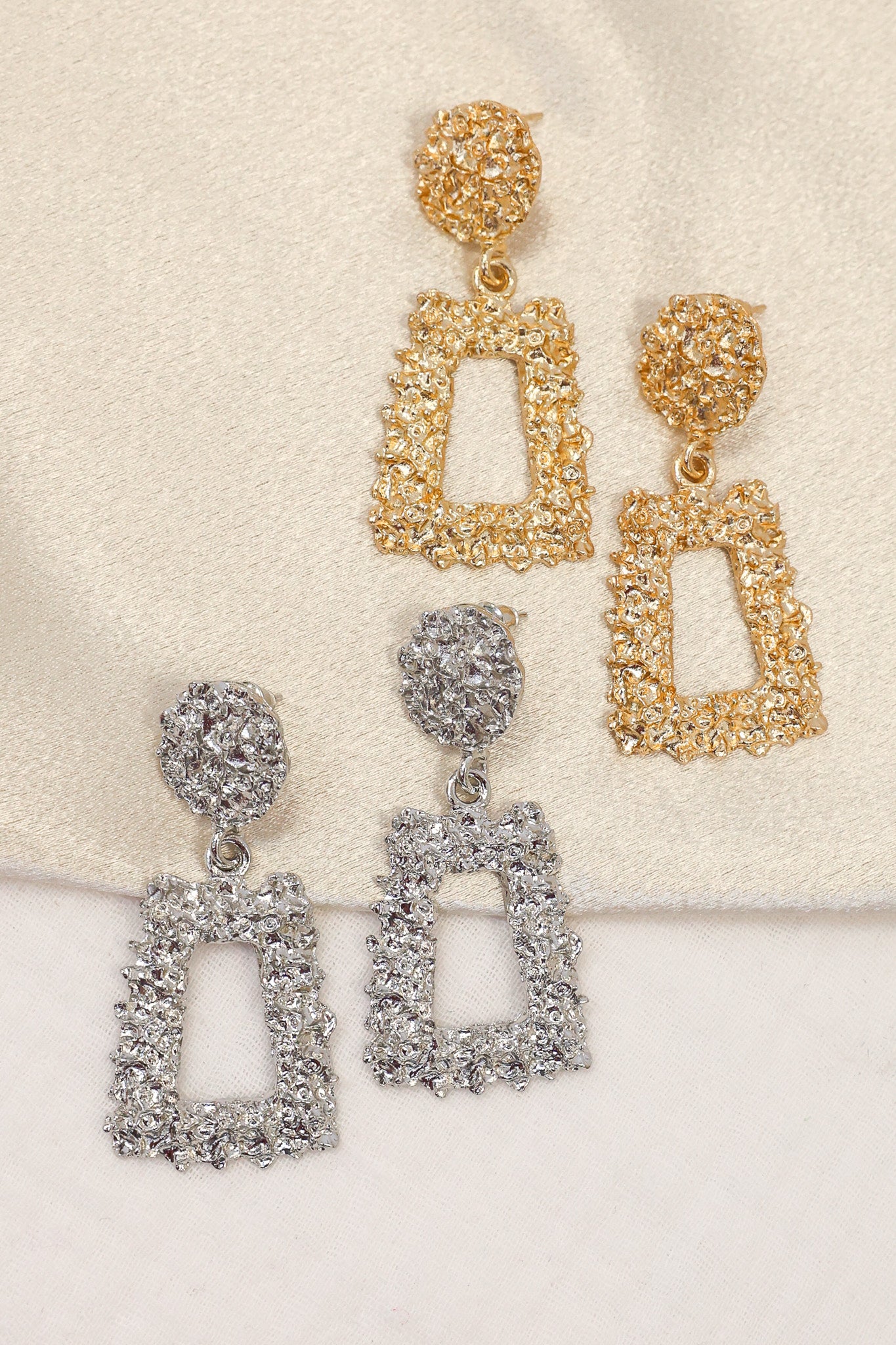 CHIRNAISHOP - It's All True Silver Trapeze Earrings