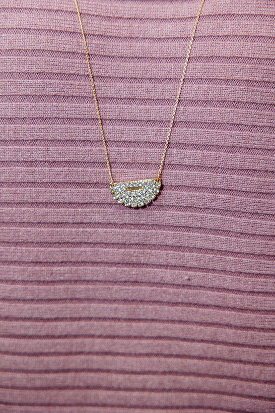 CHIRNAISHOP - So Right Clear Crystal Arch Pendant Necklace