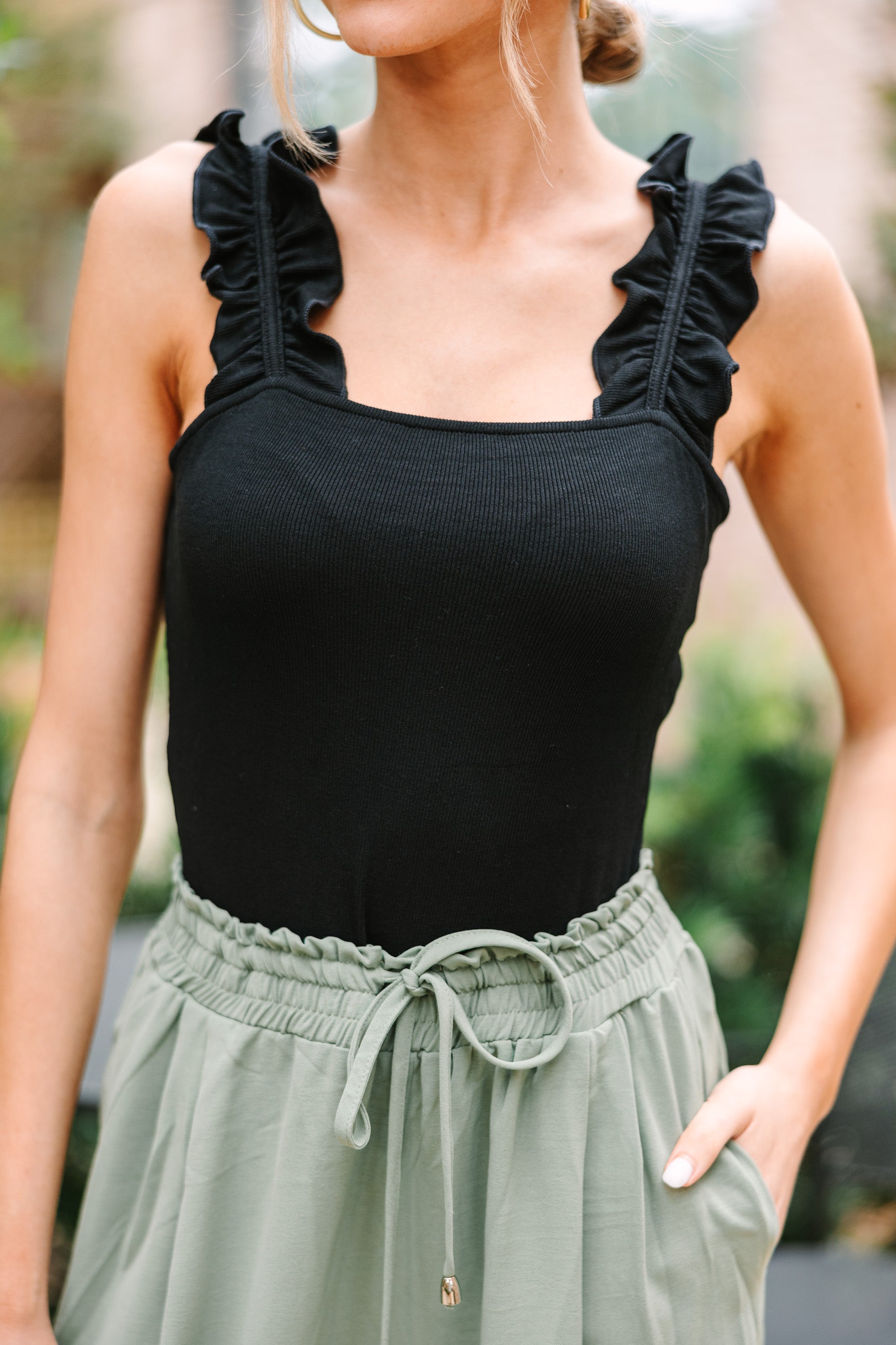 CHIRNAISHOP - Reach Out Black Ruffled Bodysuit