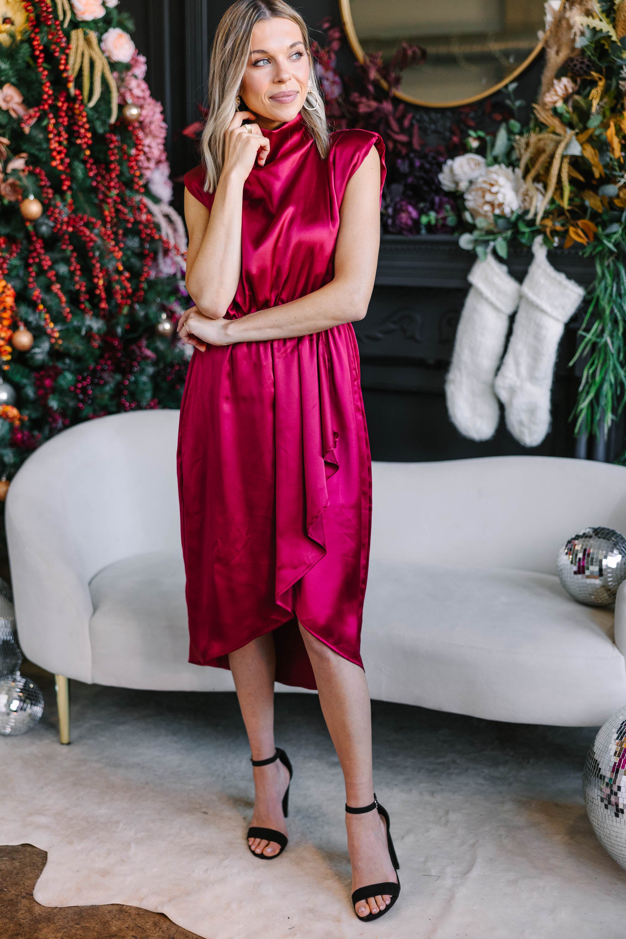 CHIRNAISHOP - All Eyes On You Ruby Red Satin Midi Dress
