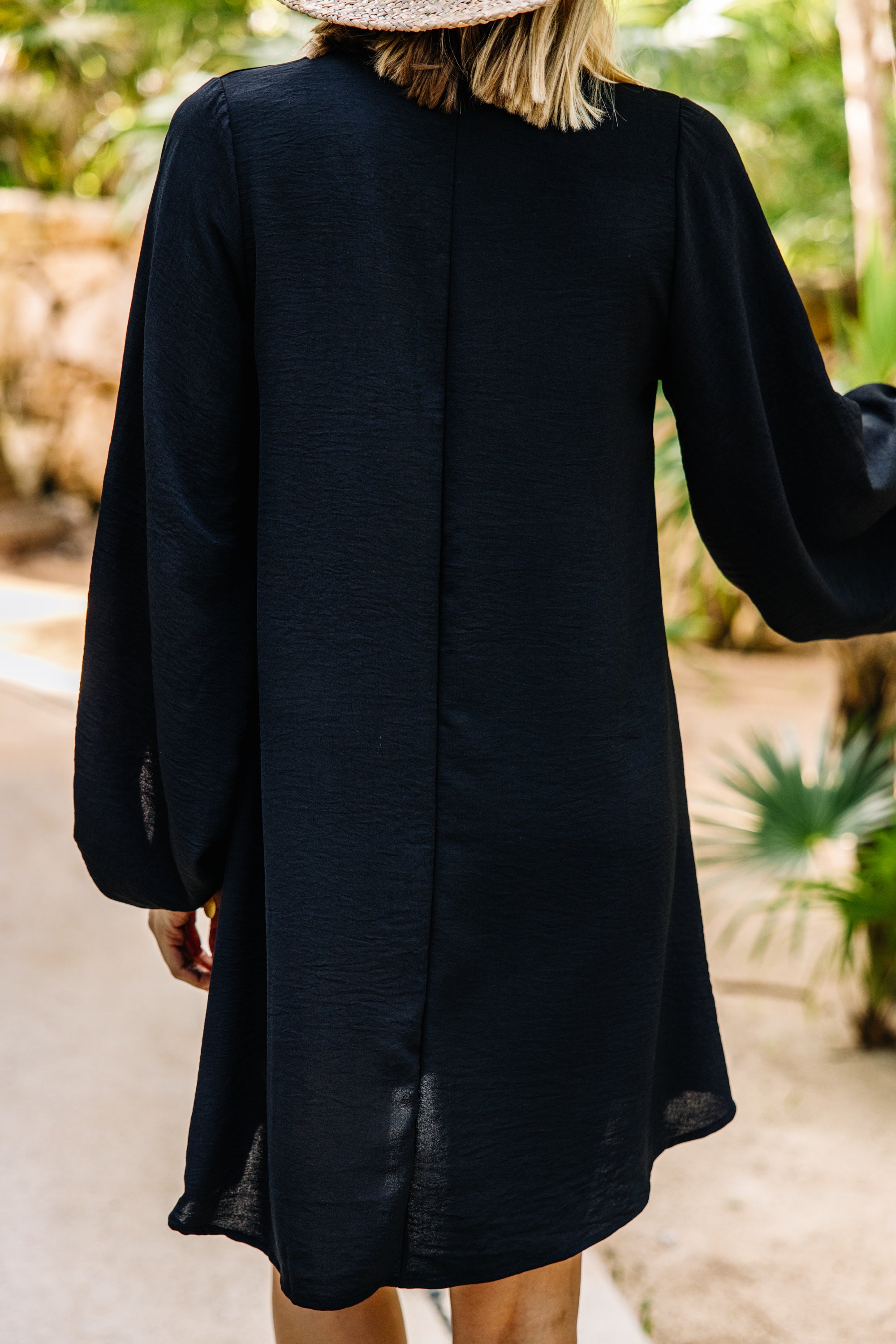 CHIRNAISHOP - Loud And Clear Black Bubble Sleeve Dress