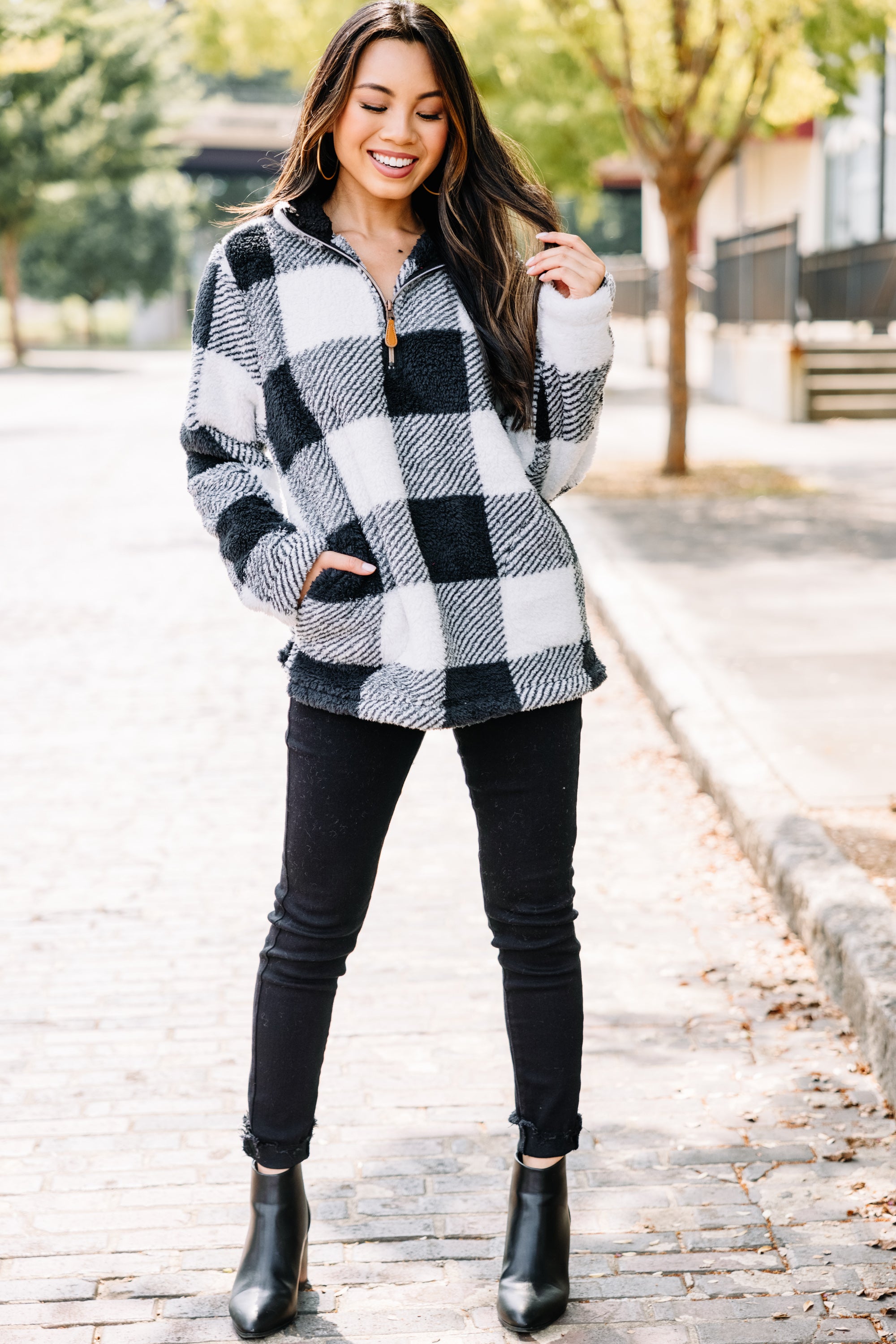 CHIRNAISHOP - On The Move Black Buffalo Plaid Pullover