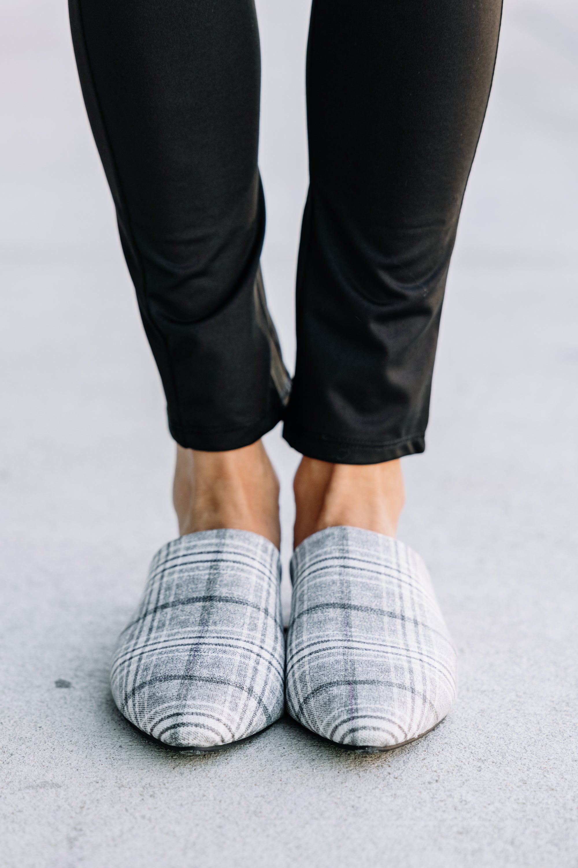 CHIRNAISHOP - Only Option Gray Plaid Mule Flats