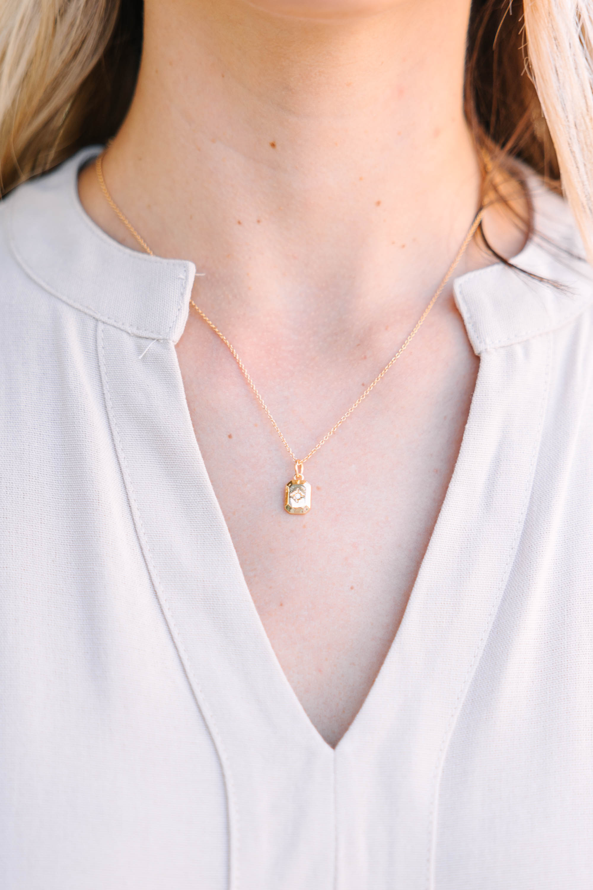 CHIRNAISHOP - Feeling Accomplished Gold Starburst Pendant Necklace