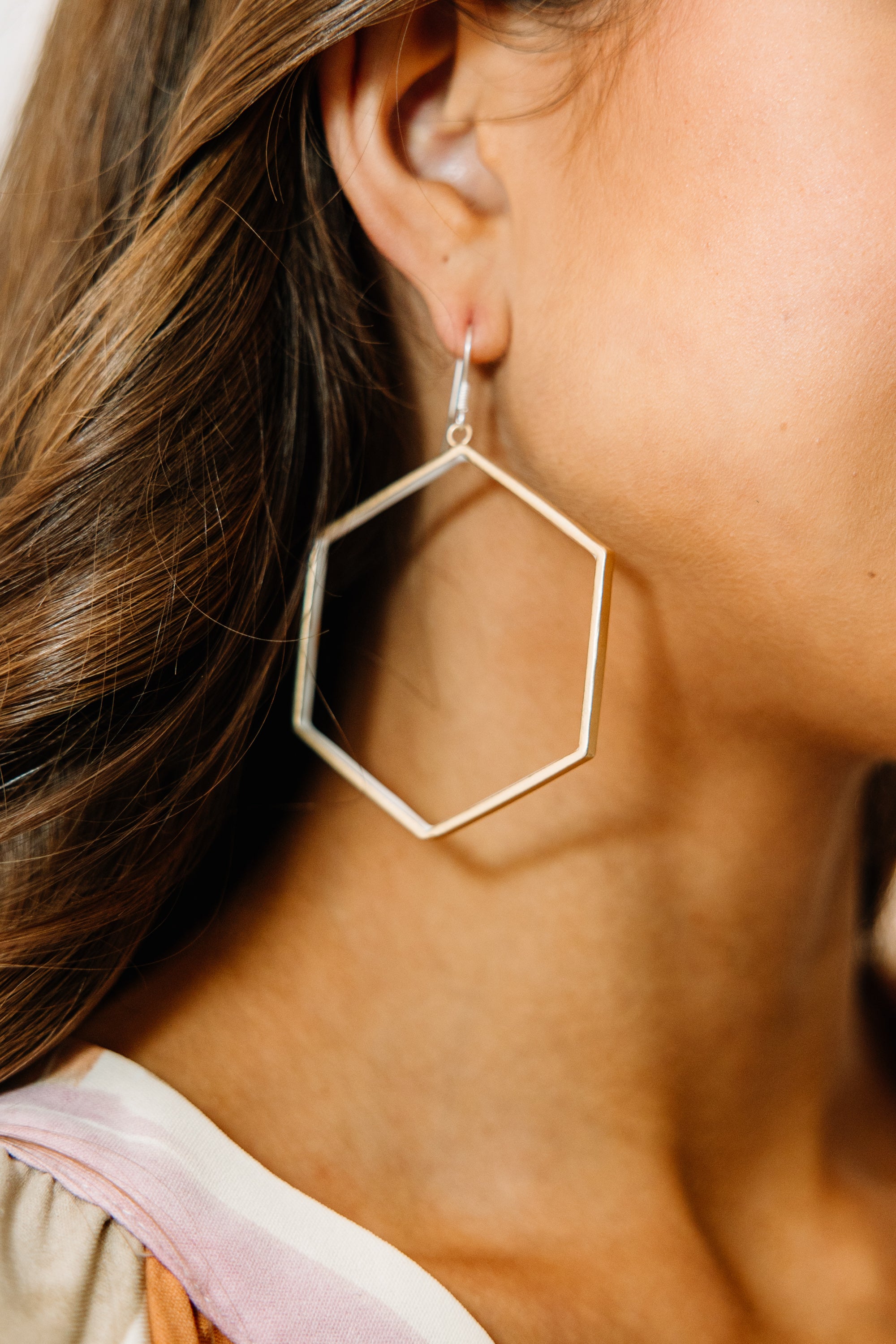 CHIRNAISHOP - Take It Easy Gold Hexagon Earrings