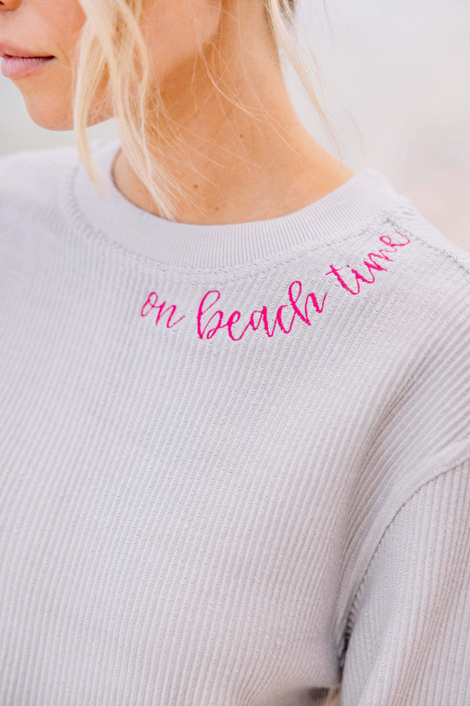 CHIRNAISHOP - On Beach Time Silver Gray Corded Embroidered Sweatshirt