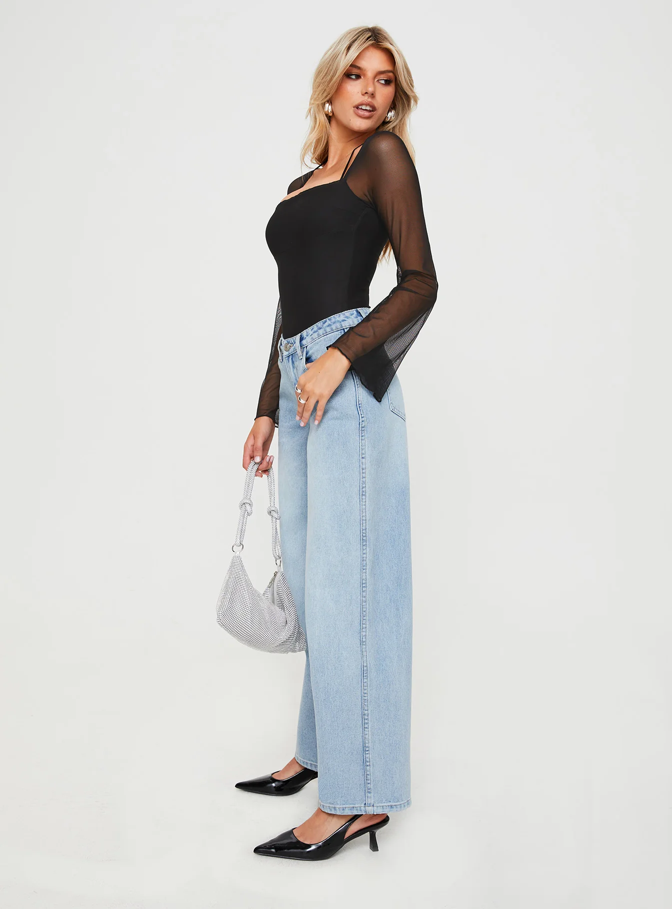 Maryanne Mid-rise Relaxed Jeans Light Wash