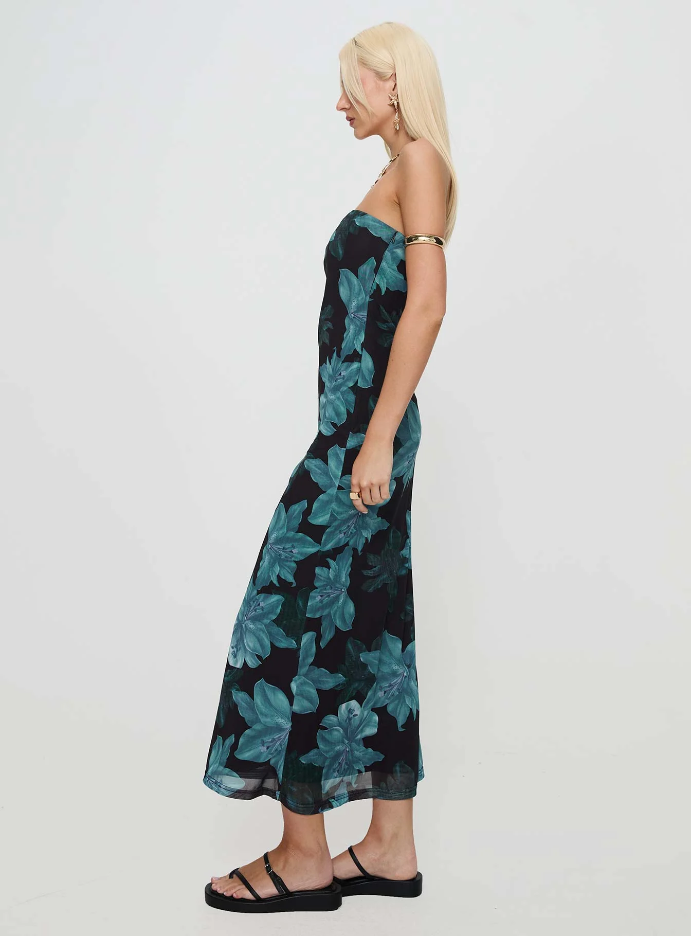 Celik Maxi Dress Black / Blue Floral