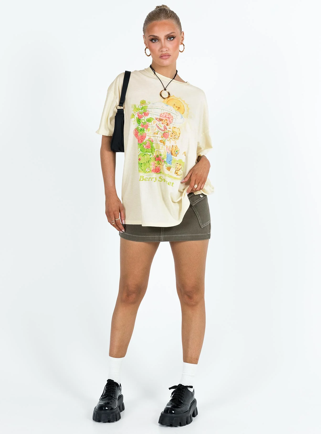 Berry Sweet Oversized Tee Cream