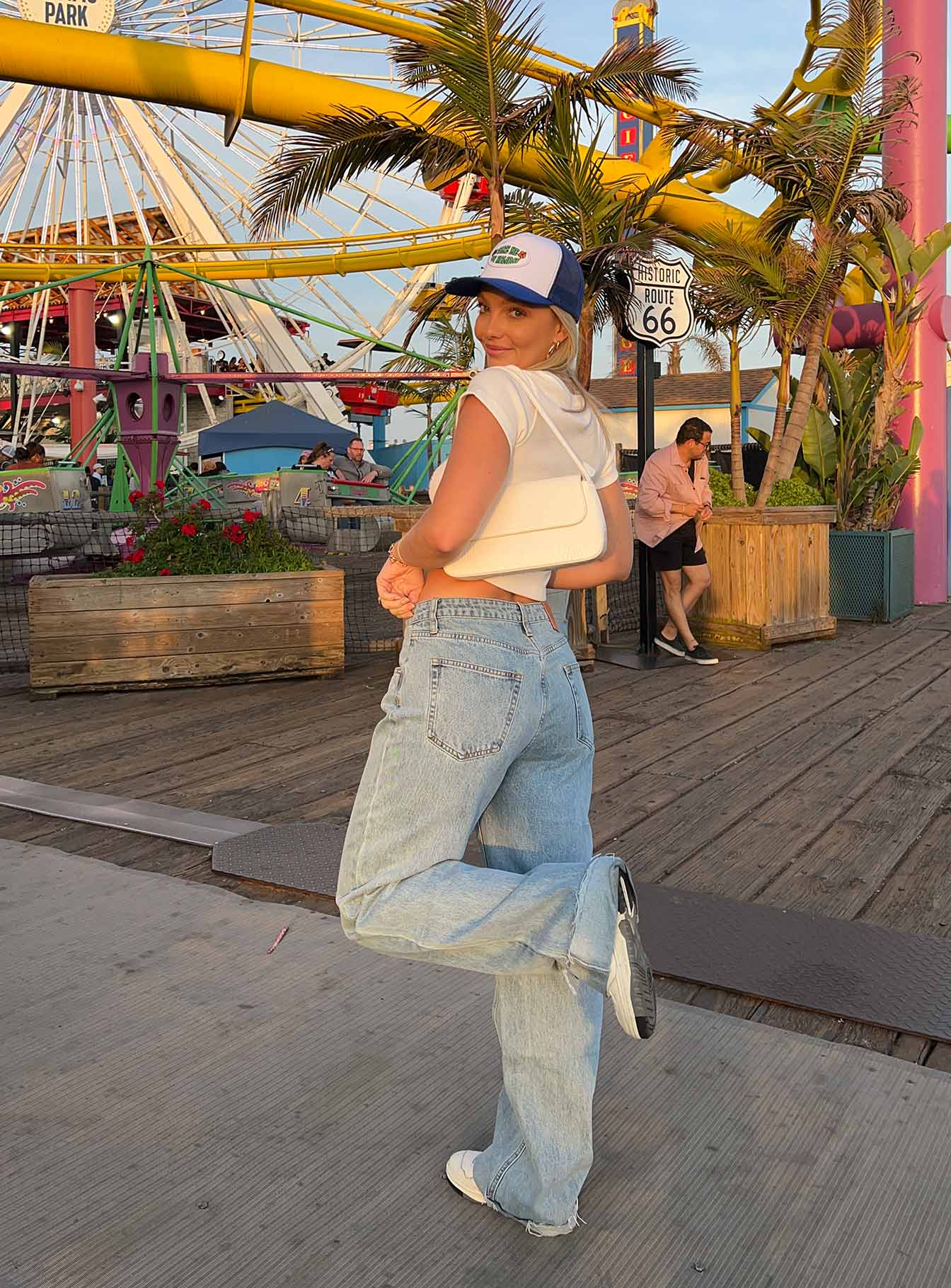 Ollie Straight Leg Jean Mid Wash Denim