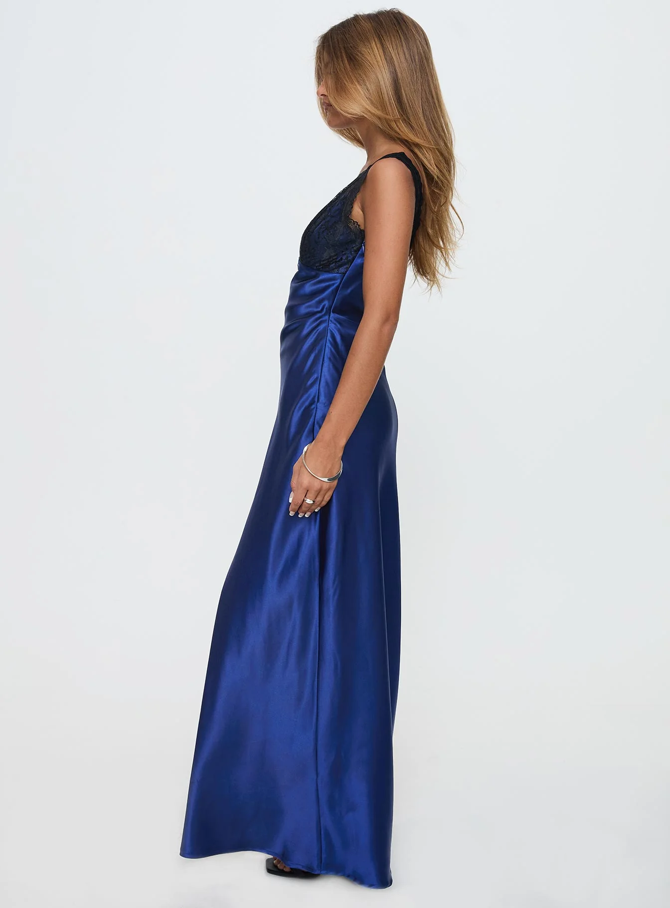 Voila Lace Maxi Dress Navy / Black