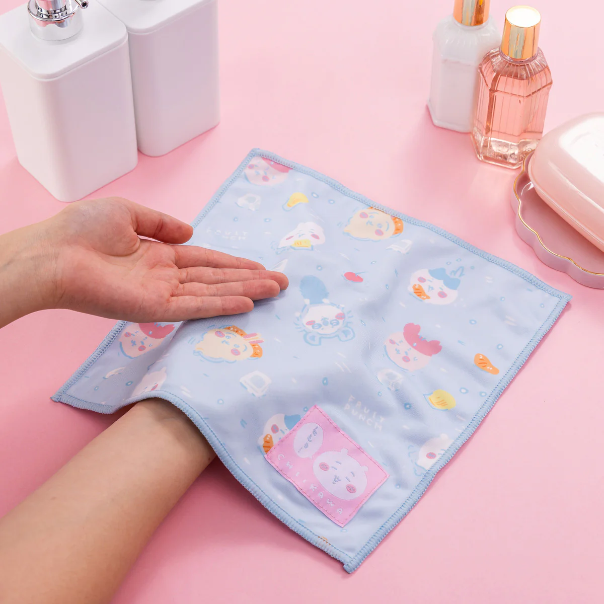 Chiikawa Cool Handkerchief (Fruit Punch)