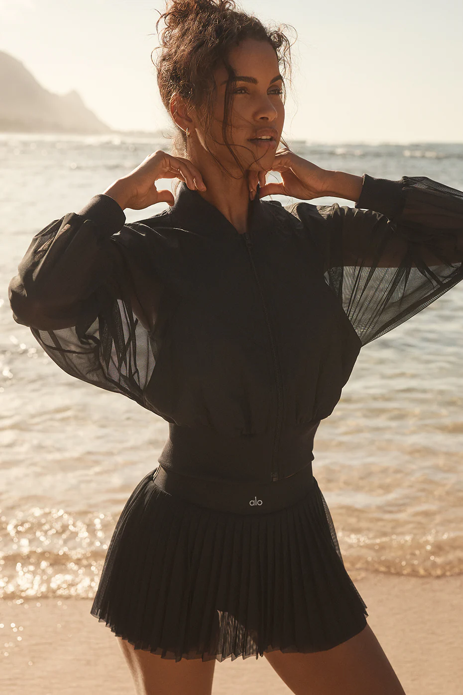 Cropped Air It Out Bomber - Black