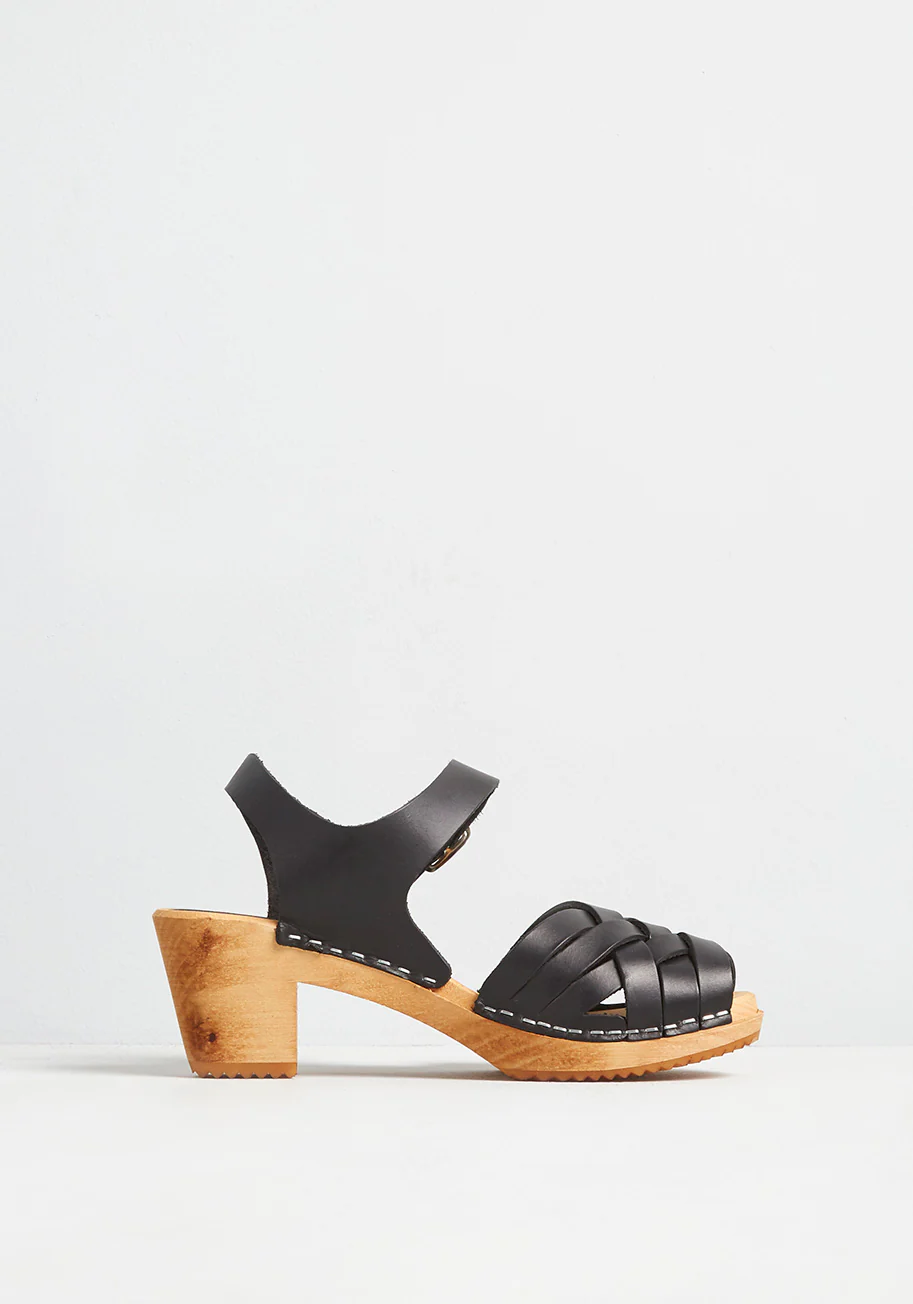 Just How I Stroll Leather Clog