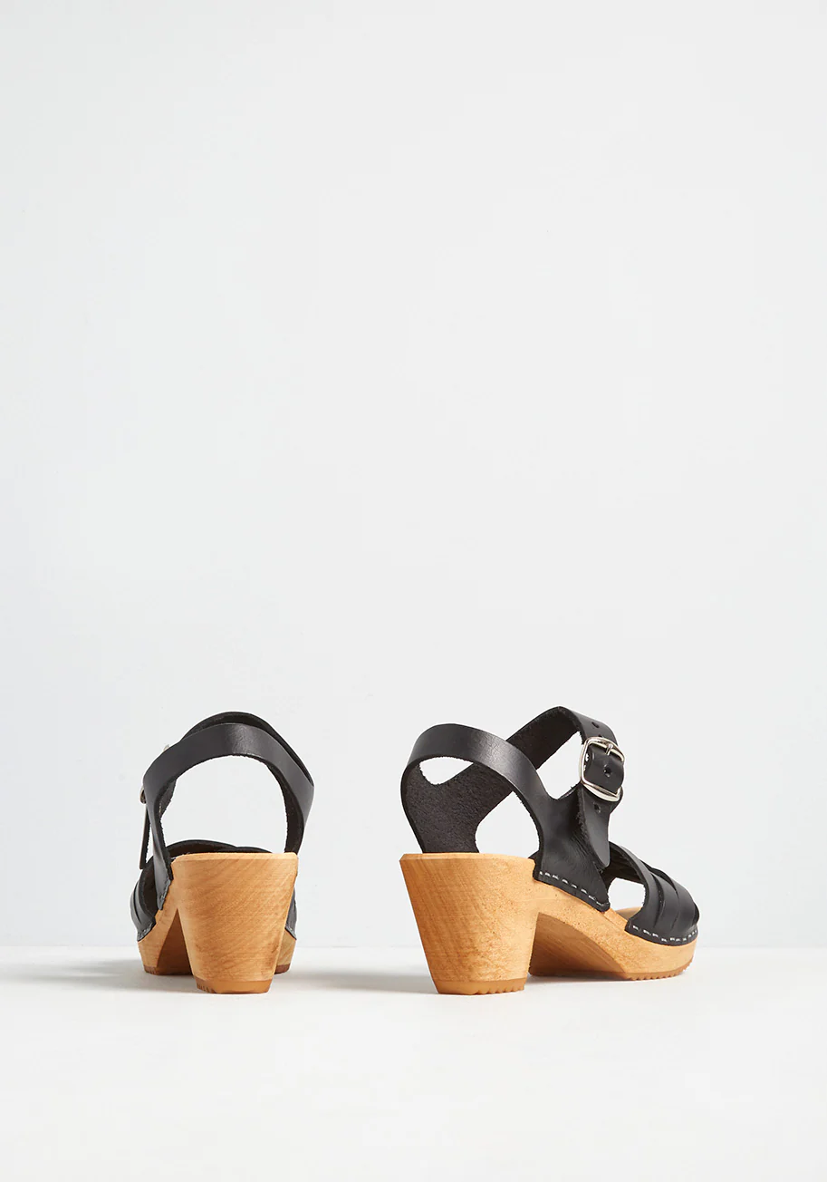 Just How I Stroll Leather Clog