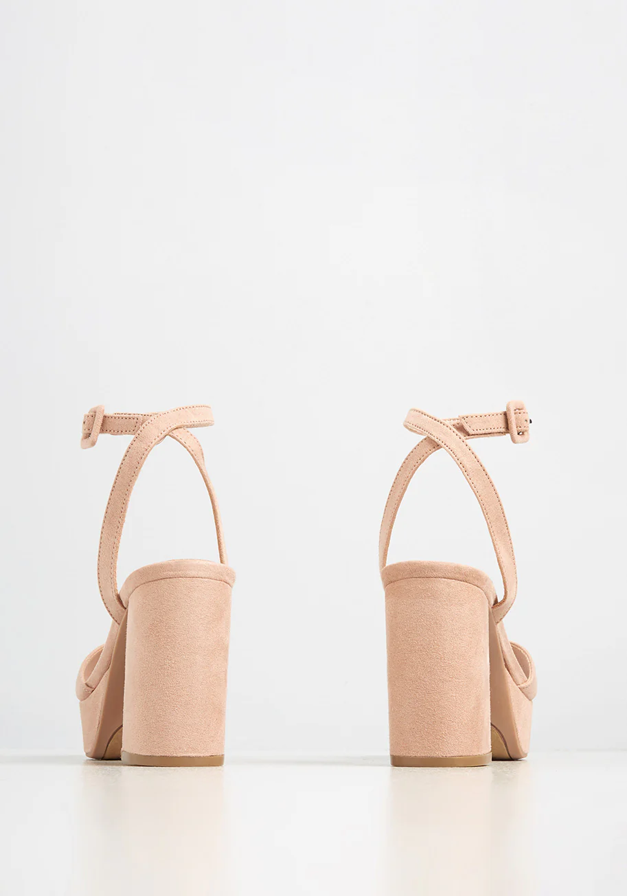 Nod to the Nineties Platform Sandal