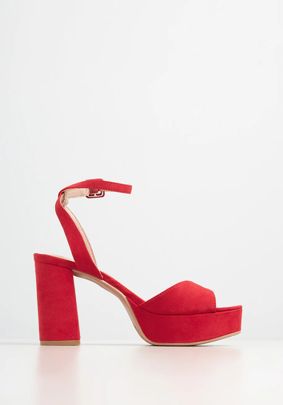 Nod to the Nineties Platform Sandal