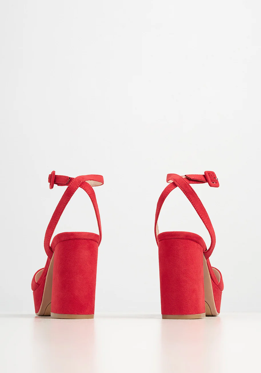 Nod to the Nineties Platform Sandal